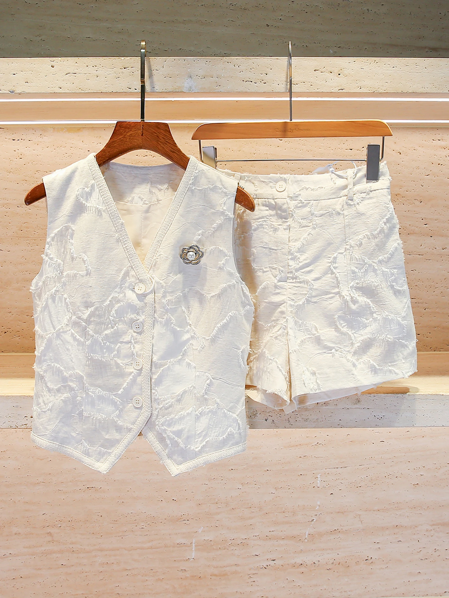 High-End Herfst Faion Set ort Broek V-hals Vest Dameskleding South Oil Faionable Kleine Fraance Sle 2025