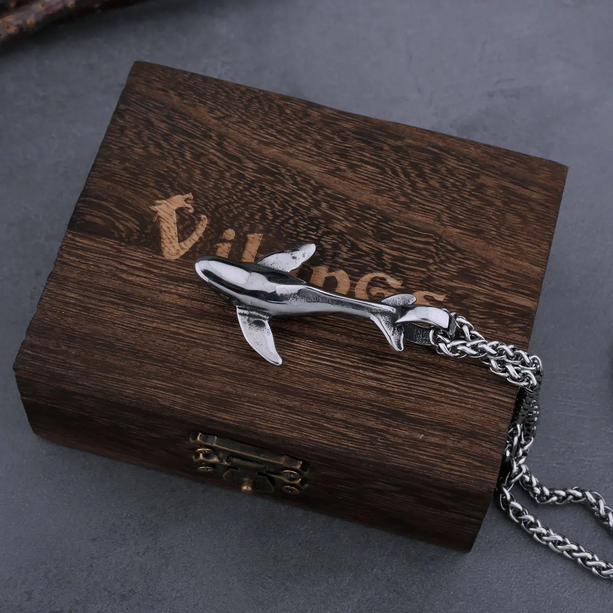 Stainless Steel Simple Animal Big Whale Necklace Men's Retro Charm Animal Fish Pendant Simple Hip Hop Jewelry Boyfriend Gift - Image 2