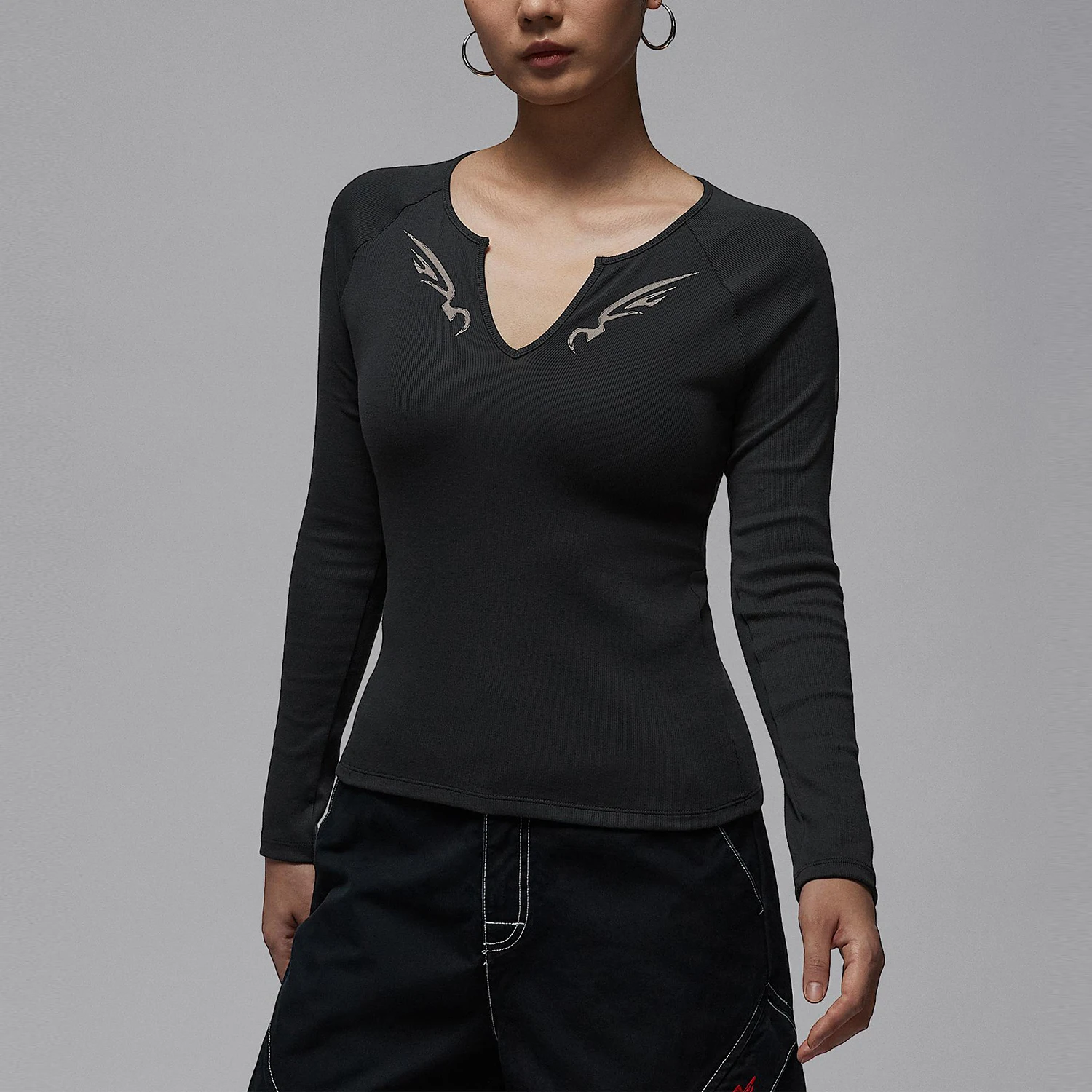 

Оригинальная женская трикотажная футболка Nike Jordan с длинными рукавами, эластичная, облегающего кроя, IM9714-045