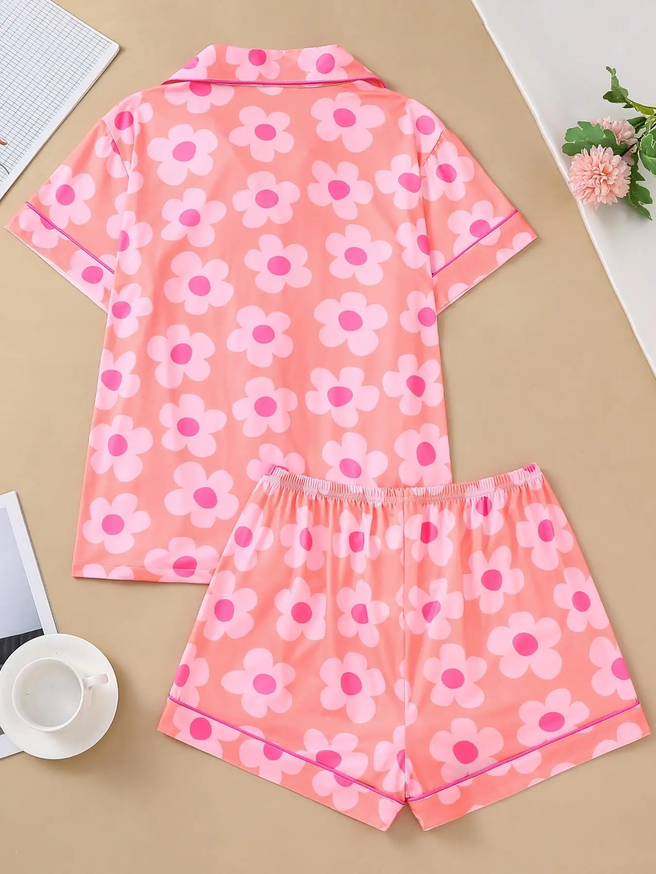 Floral printed pajama set comfortable button up cardigan lapel short sleeved top elastic waistband shorts women\'s home wear