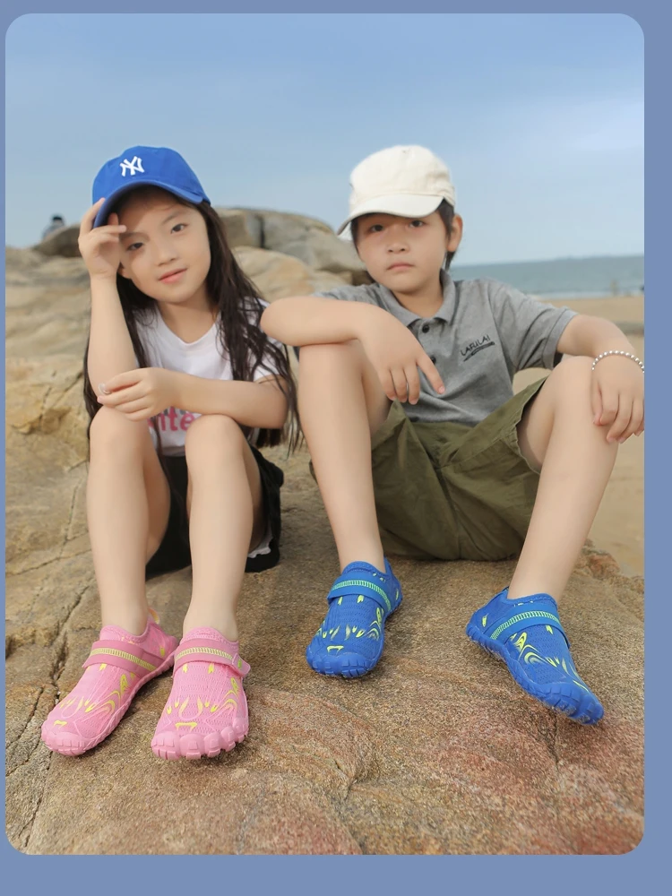 子供用アウトドアウェーディングシューズビーチサンダルアンチカットロックスイミングシューズ快適なスパルタスタイルウォーターシューズ排水ラバーソール