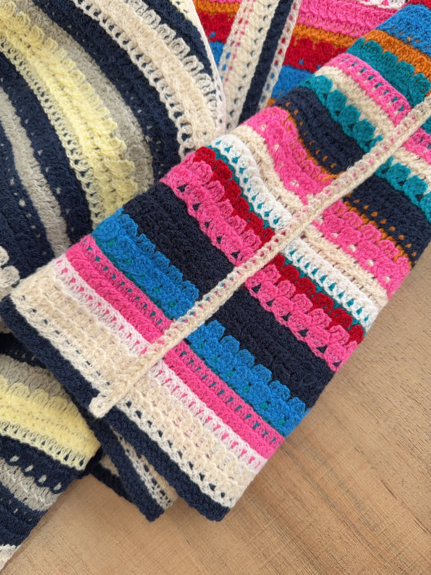 Norxiao Wybór Wiosna 2025 Nowa Marka Mały Kardigan Dzianinowy w Paski Tęczy Damski Regularny Krój Długi Rękaw Okrągły Dekolt Ne Kni...