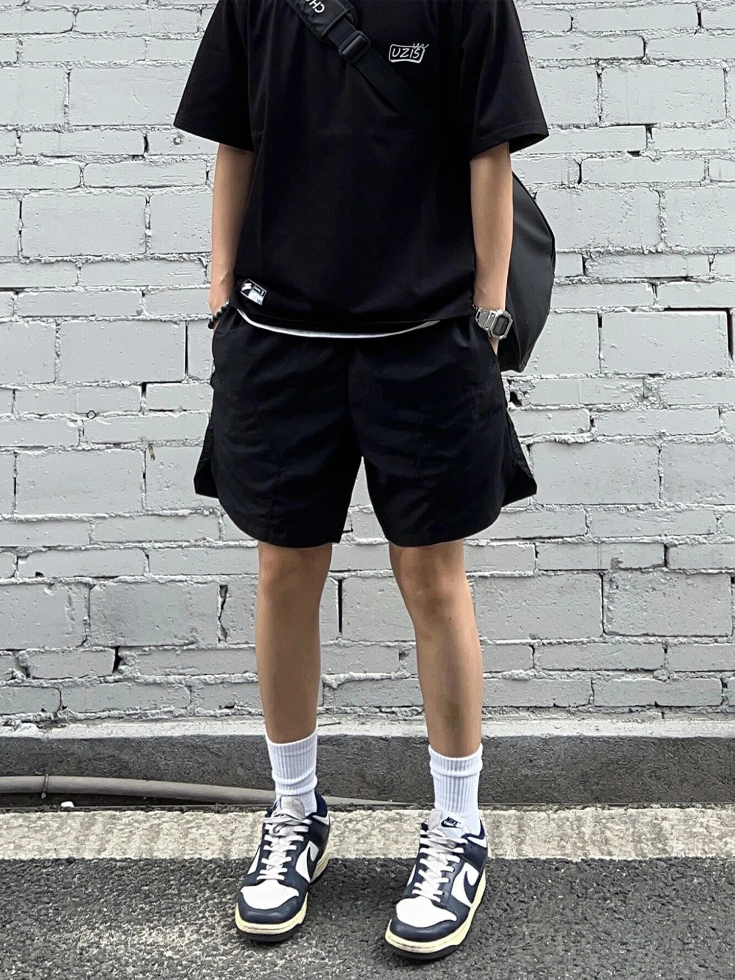 

Черные быстросохнущие мужские шорты в американском стиле, летние тонкие спортивные брюки для баскетбола на открытом воздухе, повседневные свободные бриджи средней длины