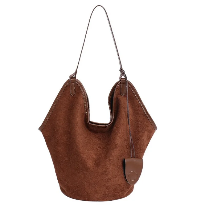 

Elegant Women Messenger Bag With Long Adjustable Strap And Front Flap Pocket For Smart Casual Look And Style