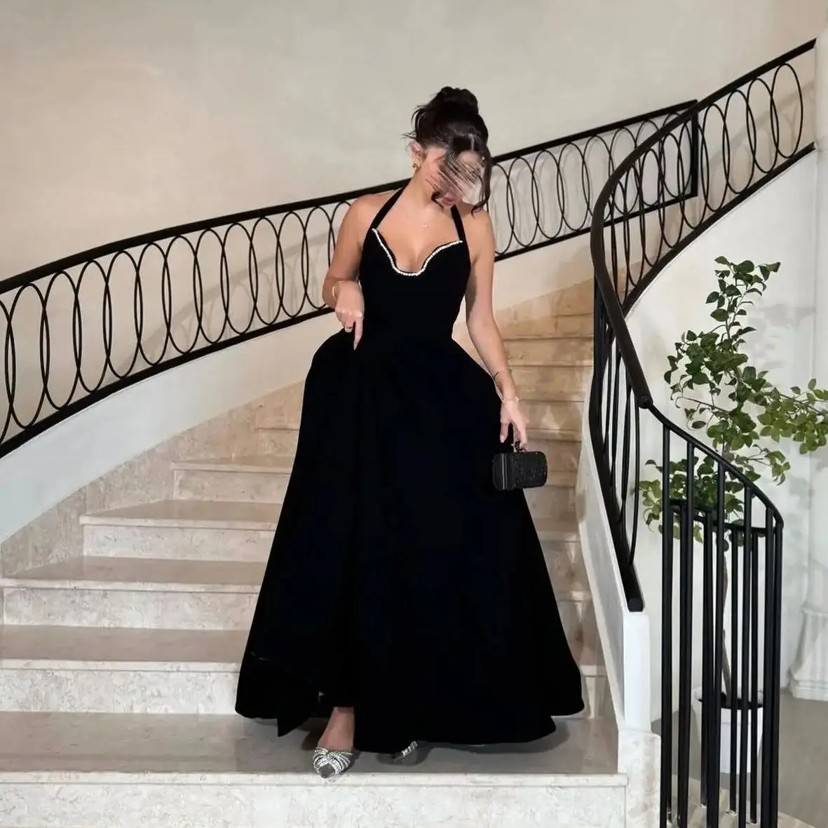 

Adeli Sexy Backless Black Beaded Prom Gown Women Halter Neck Party Evening Dress Floor Length customized Formal Occasion Dresses