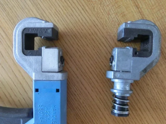 

TE/AMP DSUB crimping die 58063-2 needs to be used with handle 58074-1.