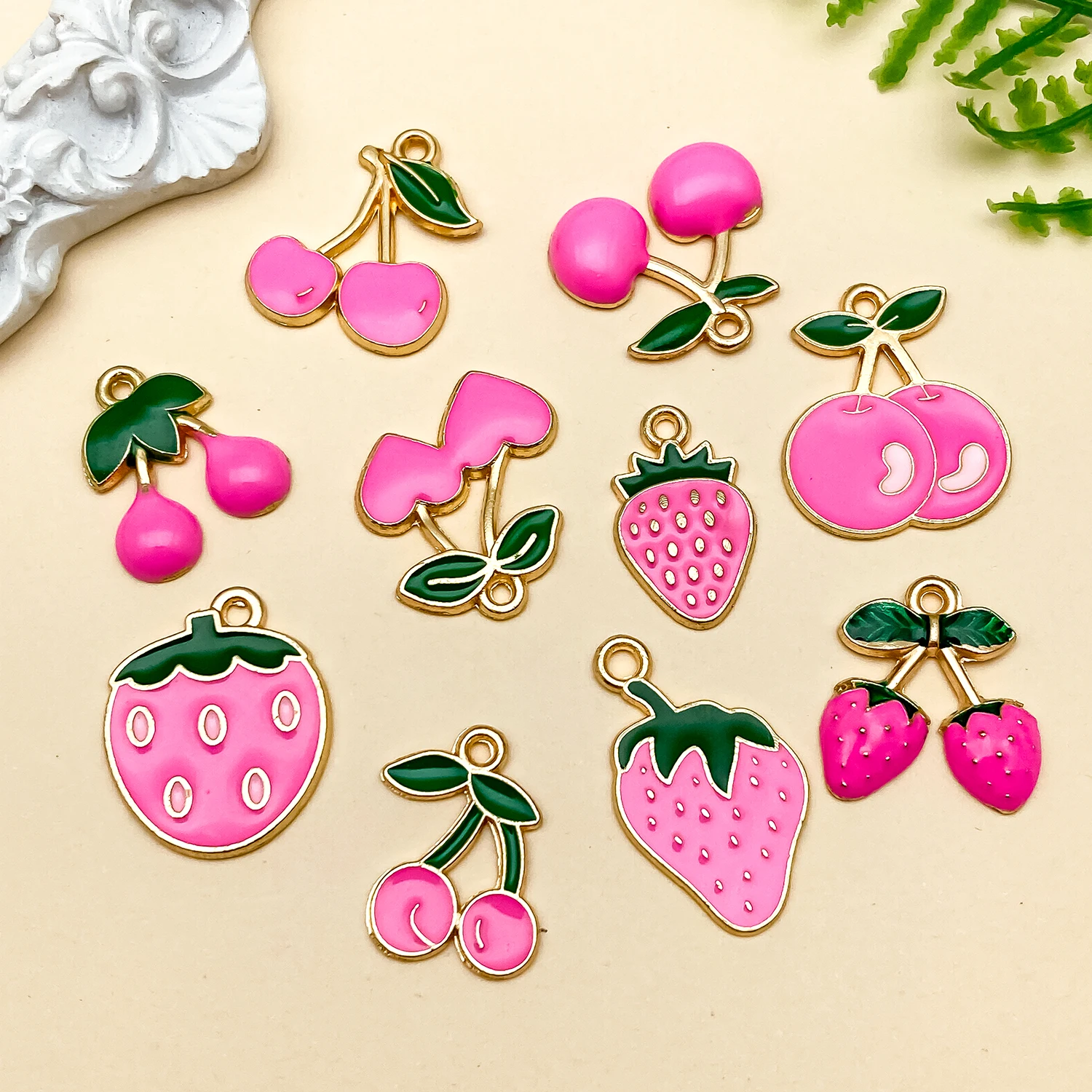 10pcs Alloy Drop Oil 3D Small Strawberry Fruit Charms Pendants For Jewelry DIY Bracelet Womens Earrings Decorative Accessories view 2