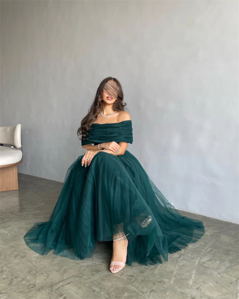 Abiti da sera verde scuro con spalle scoperte Tulle arabo Dubai Prom Dress lunghezza alla caviglia abiti da cerimonia per eventi formali scollo a barca 2024