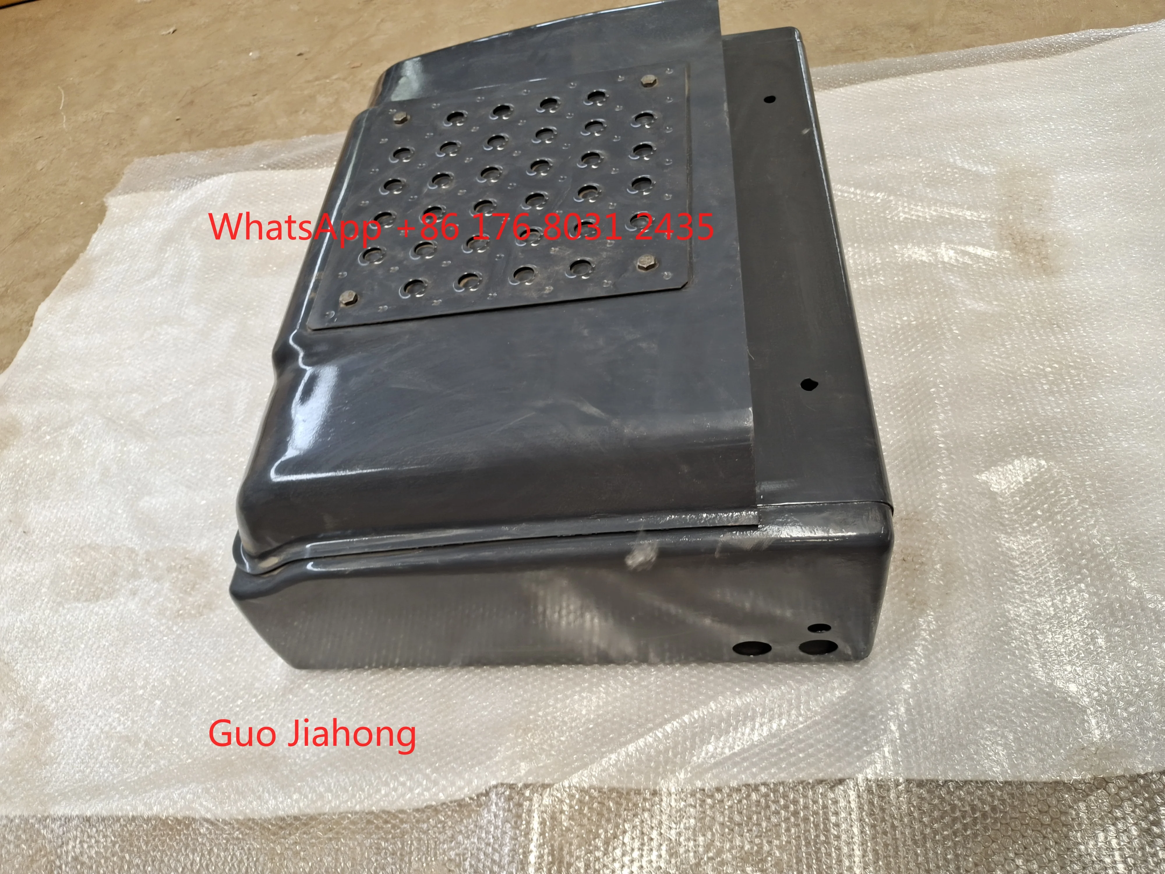 

Factory Supply Excavator Parts Excavator Toolbox Box With Lock for 350-3 350-5A