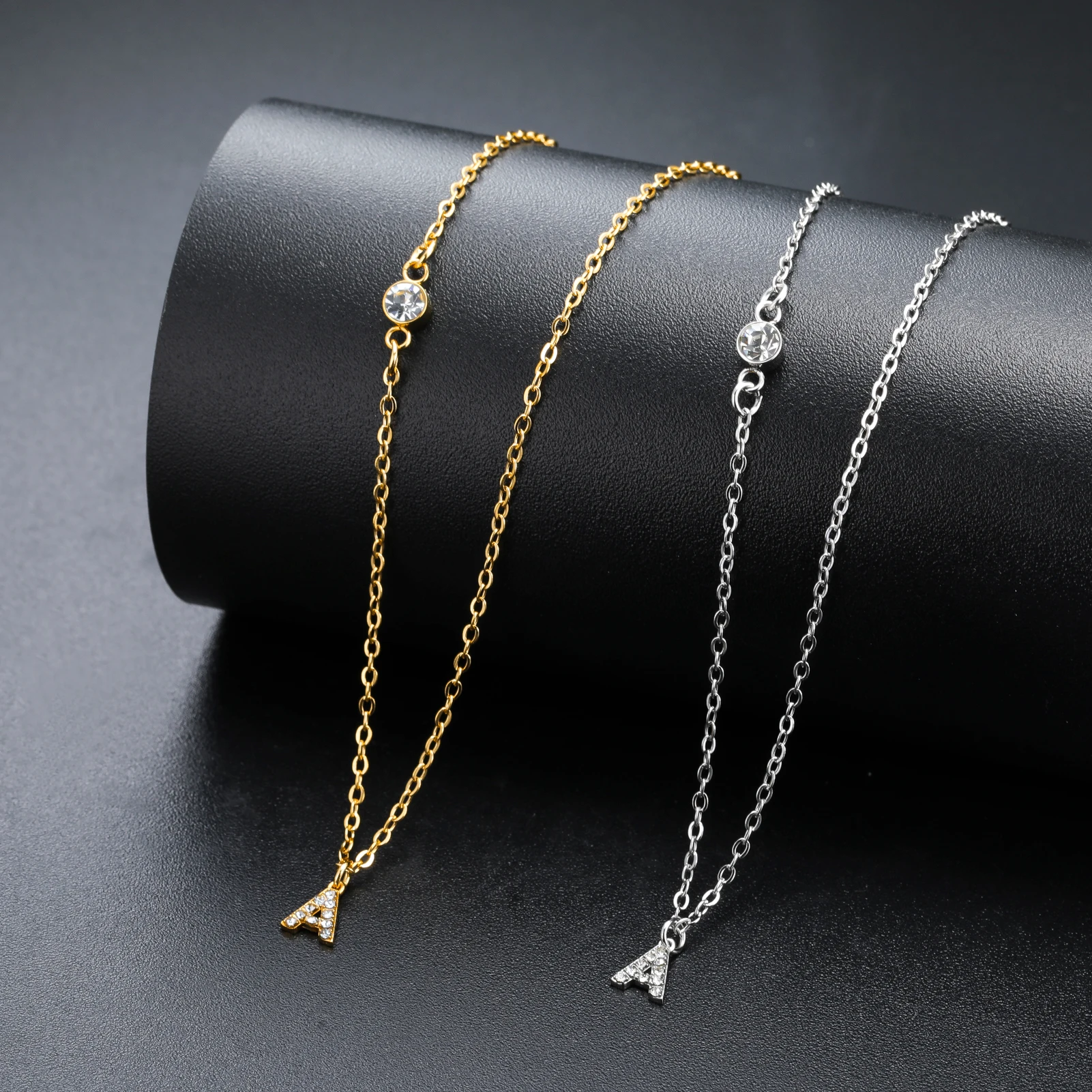 Initialen-Halsketten A-Z für Damen, Elegante Ketten, Choker, 26 Buchstaben-Anhänger, Edelstahl-Schmuck, Collier Femme – Detail 1