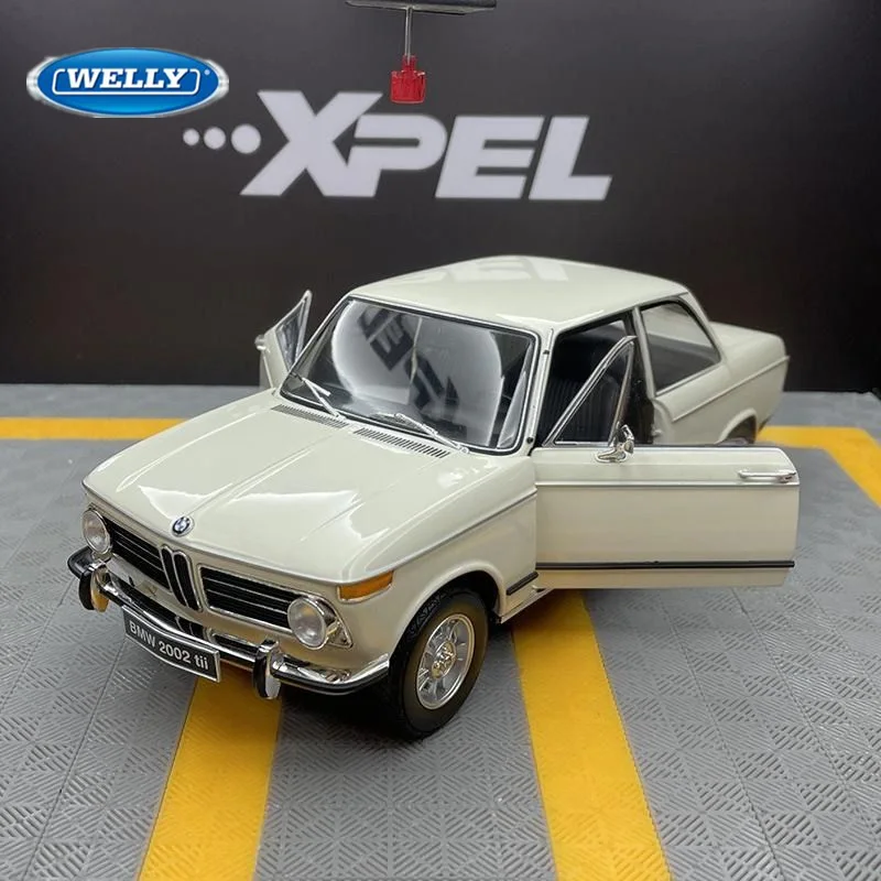 

WELLY 1:24 BMW 2002 Ti Coupe, модель спортивного автомобиля из сплава, литая под давлением металлическая классическая модель автомобиля в стиле ретро, высокая имитация детской игрушки в подарок