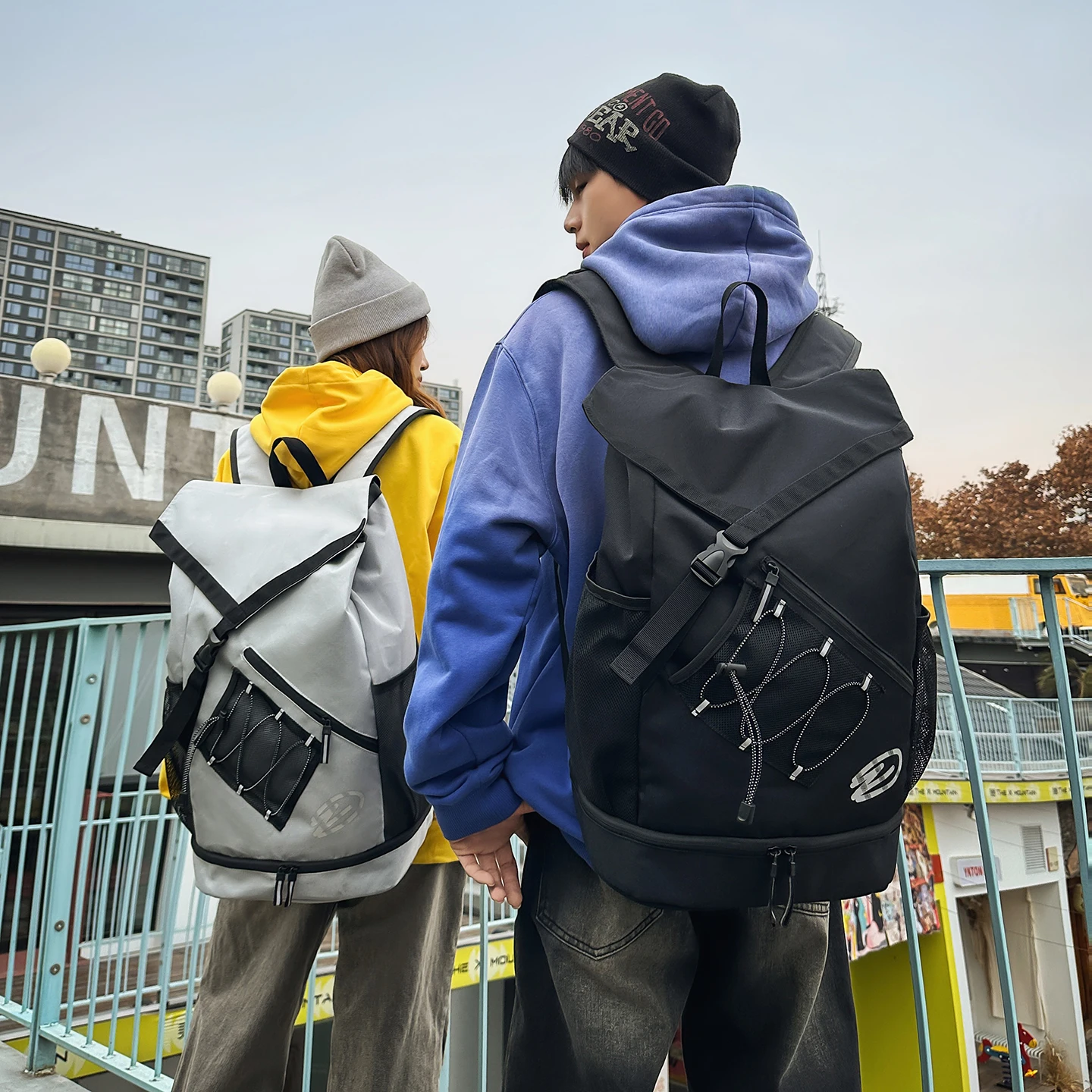 

Fashionable Large Capacity Dual Shoulder Backpack Unisex Hiking Bag Student Pack Basketball Fit Bag