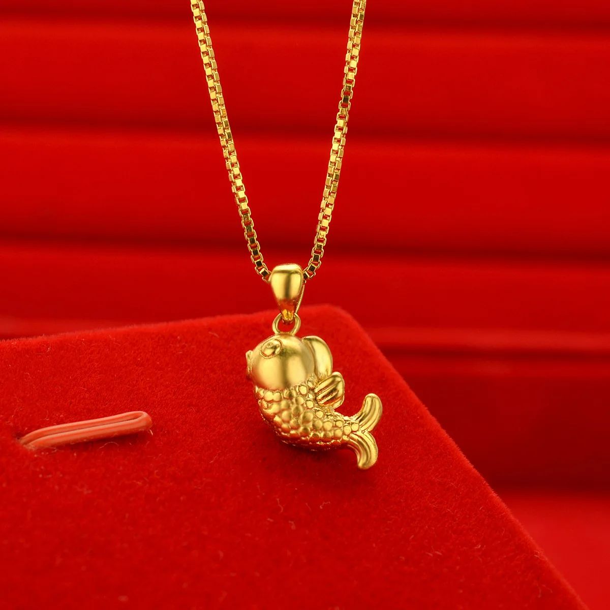 

AU999 Gold Koi Fish Necklace Ladies New Valentines Day Girls Light Luxury Niche 24K Pure Gold Clavicle Chain Retro Style