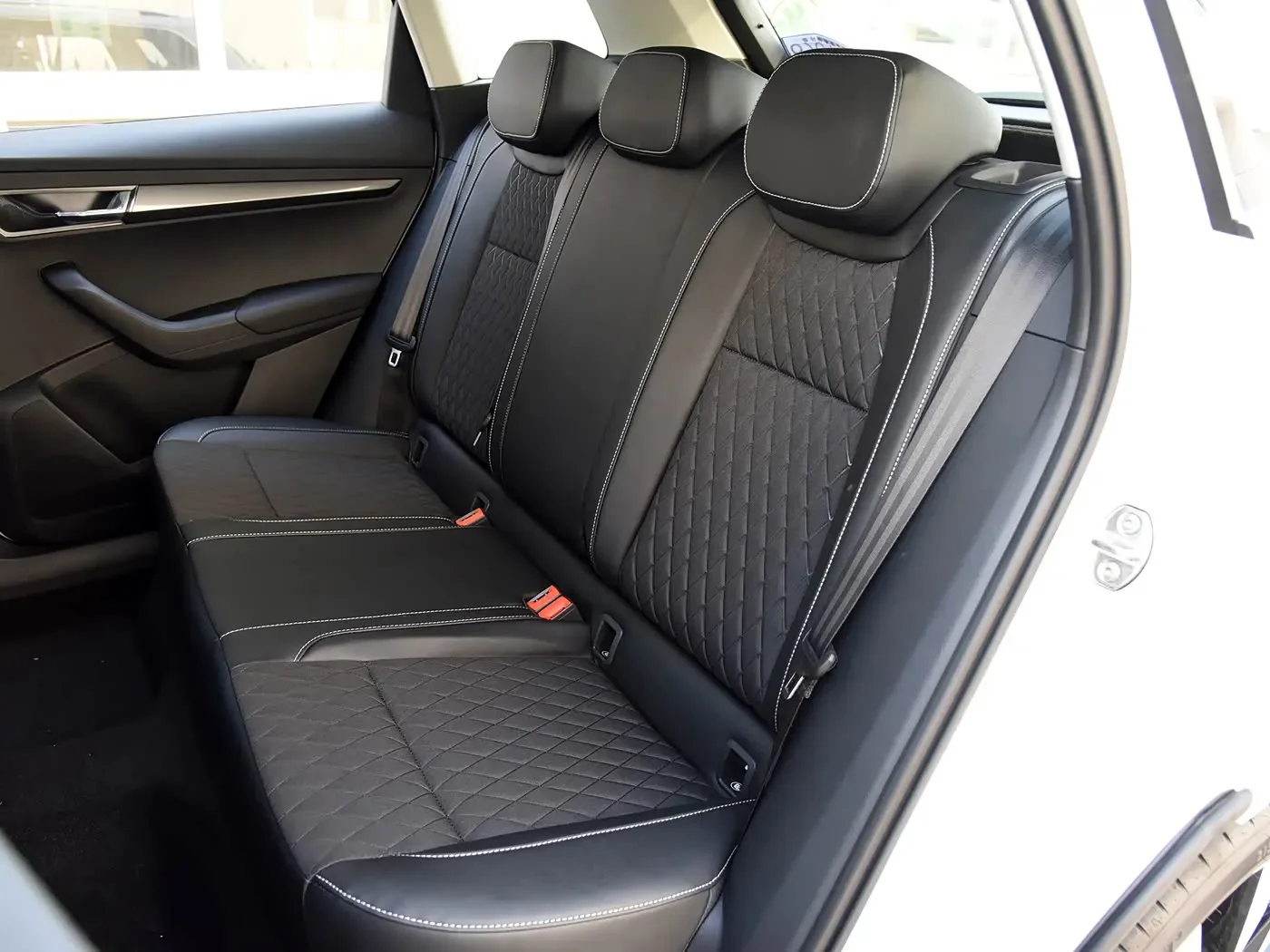 Spezieller Autositzbezug für Skoda Karoq 2018 bis 2025, PU-Leder-Sitzkissen-Schutz, Autositzbezüge, Auto-Innenausstattungszubehör – Detail 4
