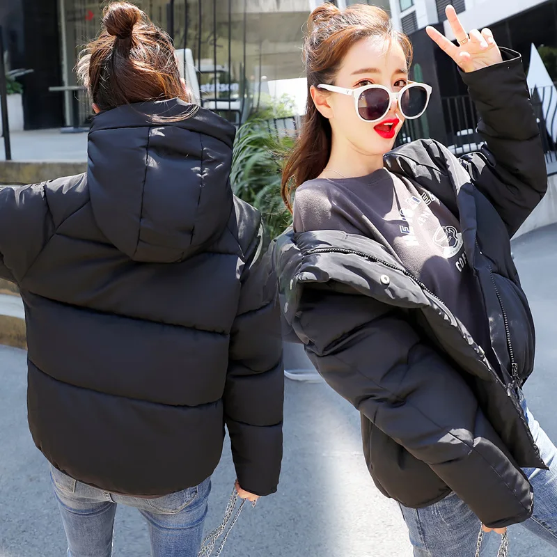 سترة نسائية مبطنة بالقطن قصيرة بغطاء للرأس شتوية فضفاضة مبطنة بالقطن