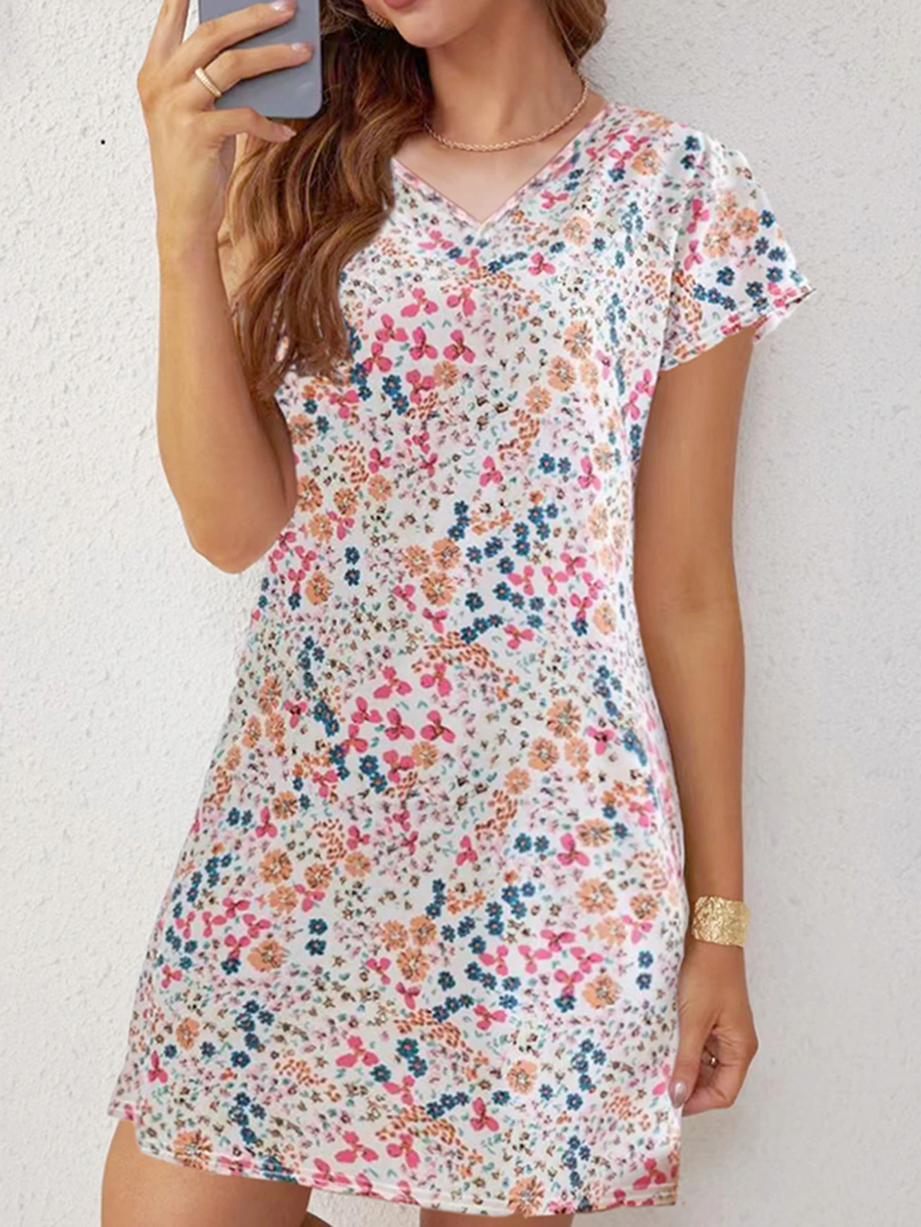 Women's Floral Short Sleeve Dress, V-Neck Loose Fit A-Line Skirt, Casual Summer Beach Dress, Comfortable Daily Wear, Perfect for