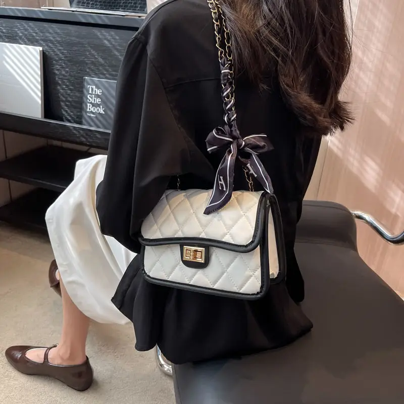 White Female\'s PU Leather Shoulder Bag Solid Color Rectangle Shape Diamond Jacquard Flip Bag with Metal Chain Shoulder Strap