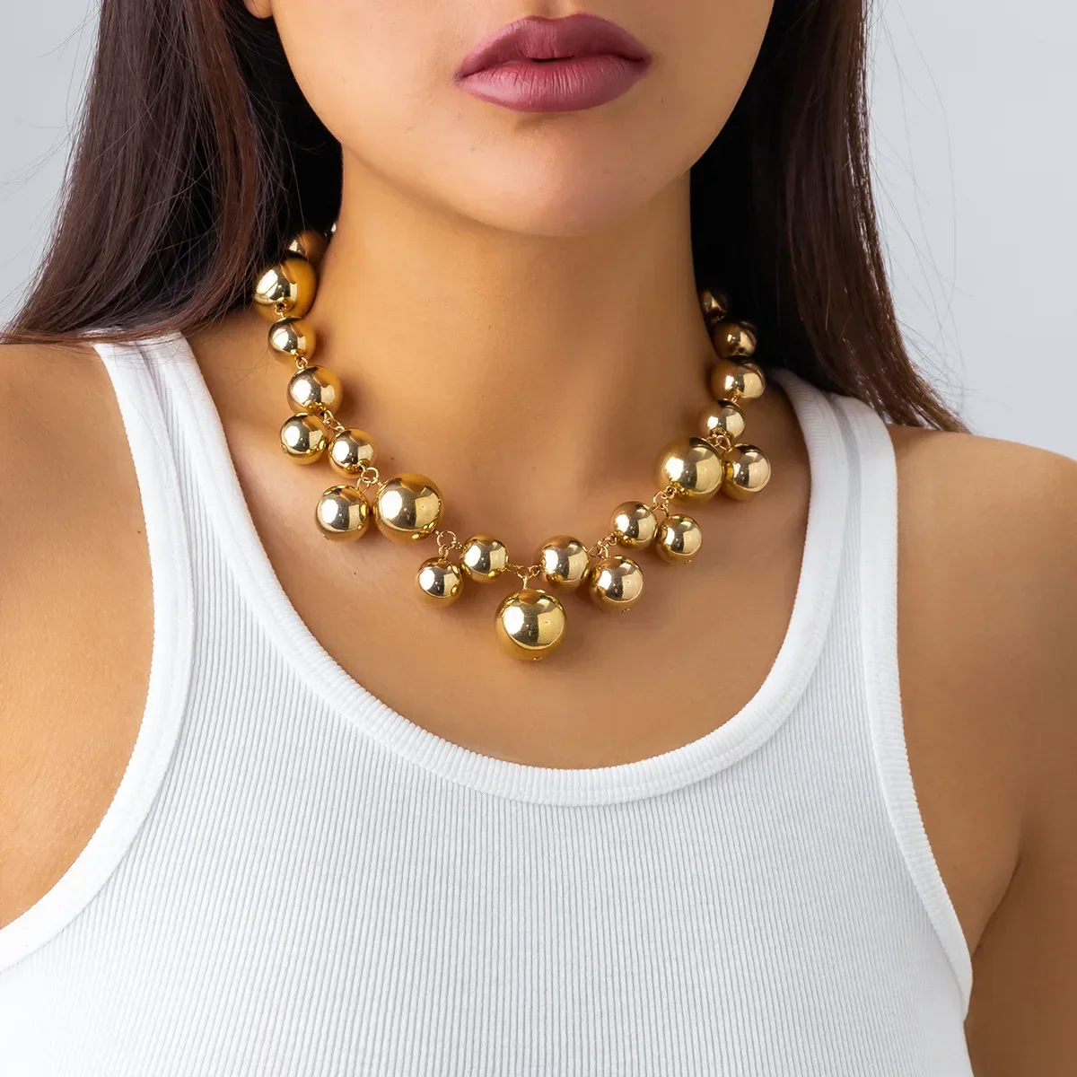 Fashion White Imitation Pearl Necklace Golden Irregular Large Bead Necklace for Women Seaside Vacation Beach Jewelry Gift