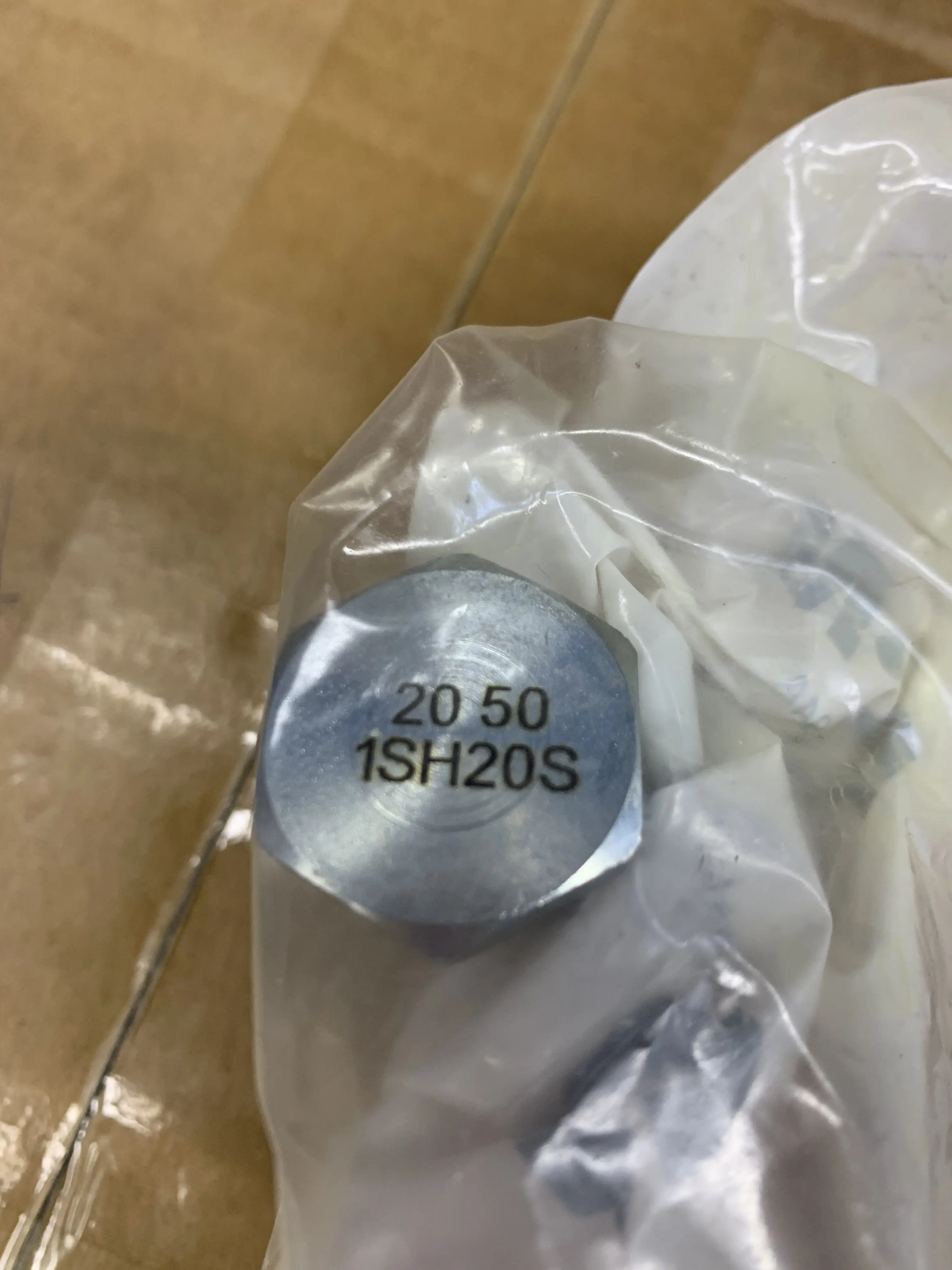 1SH20S 1SH20-S 1SH20 404AA00004A Shuttle Valve ea  ton VICKER IH Original Competitive