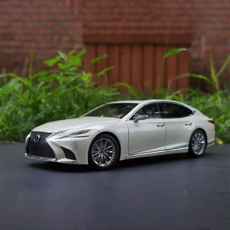 Diecast 1:18 Scale LEXUS LS500h Simulation Alloy Car Model Static Display Collectible Toy Gift Souvenir Decration