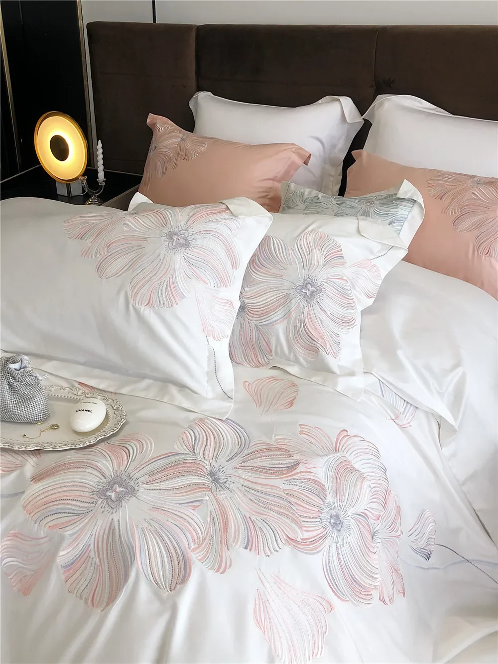 

Solid Color High-End Embroidery Four-Piece Cotton Light Luxury and Simplicity-Style Quilt Cover Bed Sheet Bedding