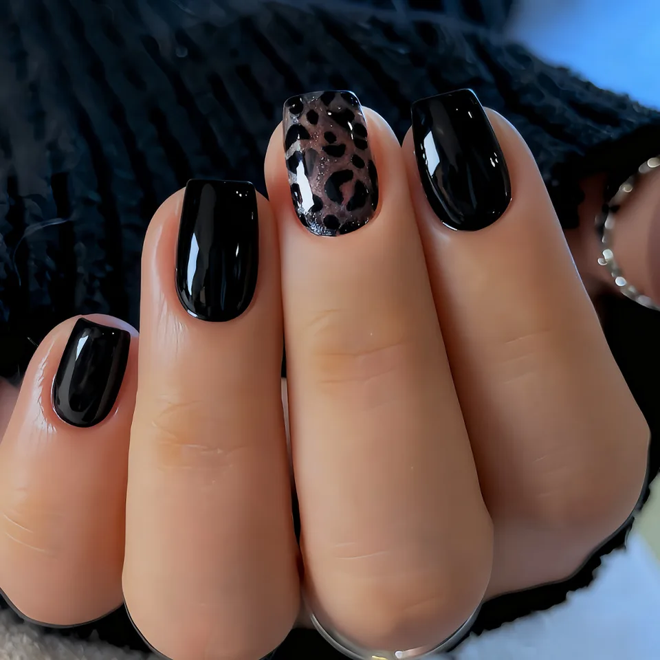 24 piezas de uñas postizas estilo Y2K con graffiti y lunares, diseño de ballet, rayas, estampado de leopardo, uñas postizas azules, para chicas atrevidas 3
