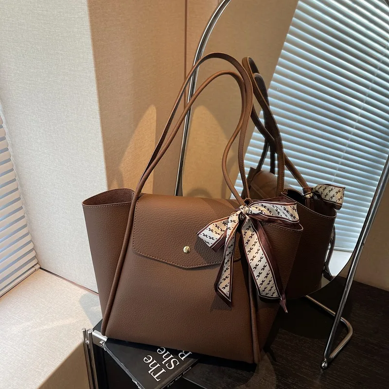 

2025 Winter Tote Bag, Spacious Shoulder Purse for Women, Commuter Top Handle Bag, Minimalist Day to Night Crossbody, Textured