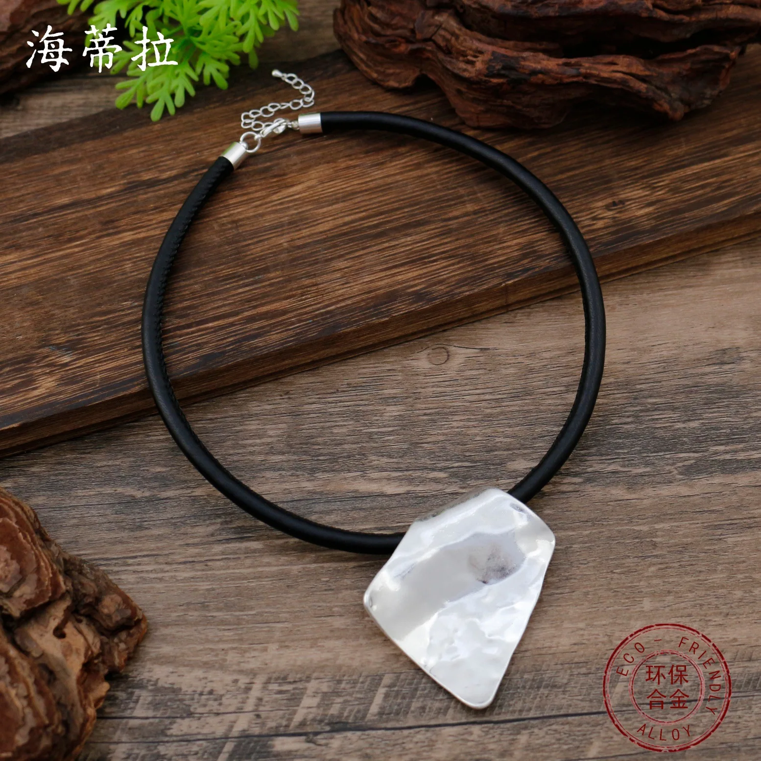 Jewelry DIY accessories hot-selling sand-colored square geometric black leather rope pendant, male and female creative exaggerat