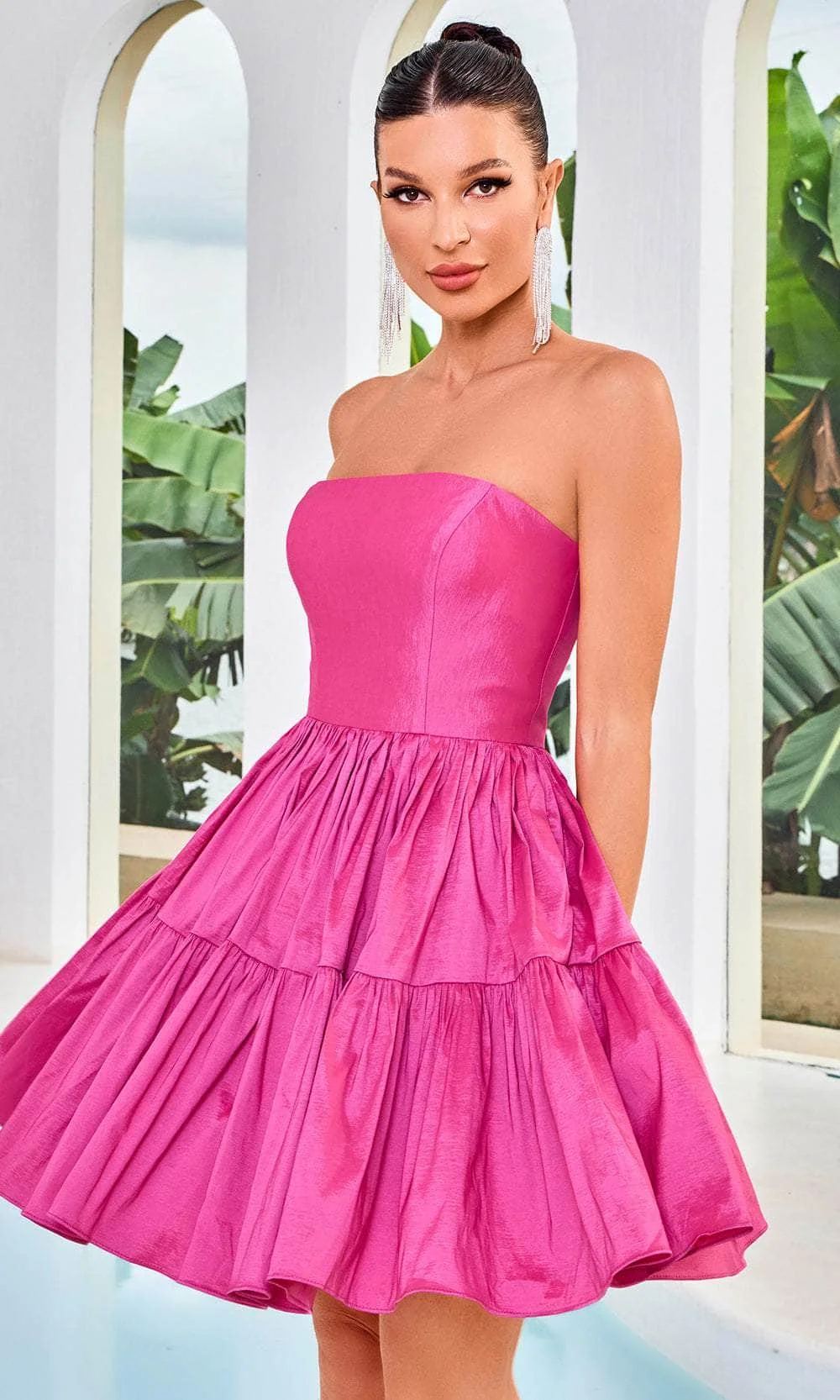 

Strapless A-Line Short Cocktail Dress Straight Across Mid-Thigh Graduation Dresses Ruched Tiered vestidos coctel elegantess