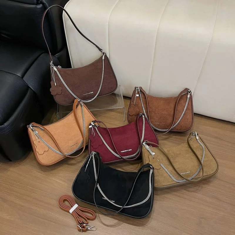 

Luxury Designer Women Leather Tote Bag With Zip Top Closure And Reinforced Bottom For Heavy Duty Use And Elegant Style