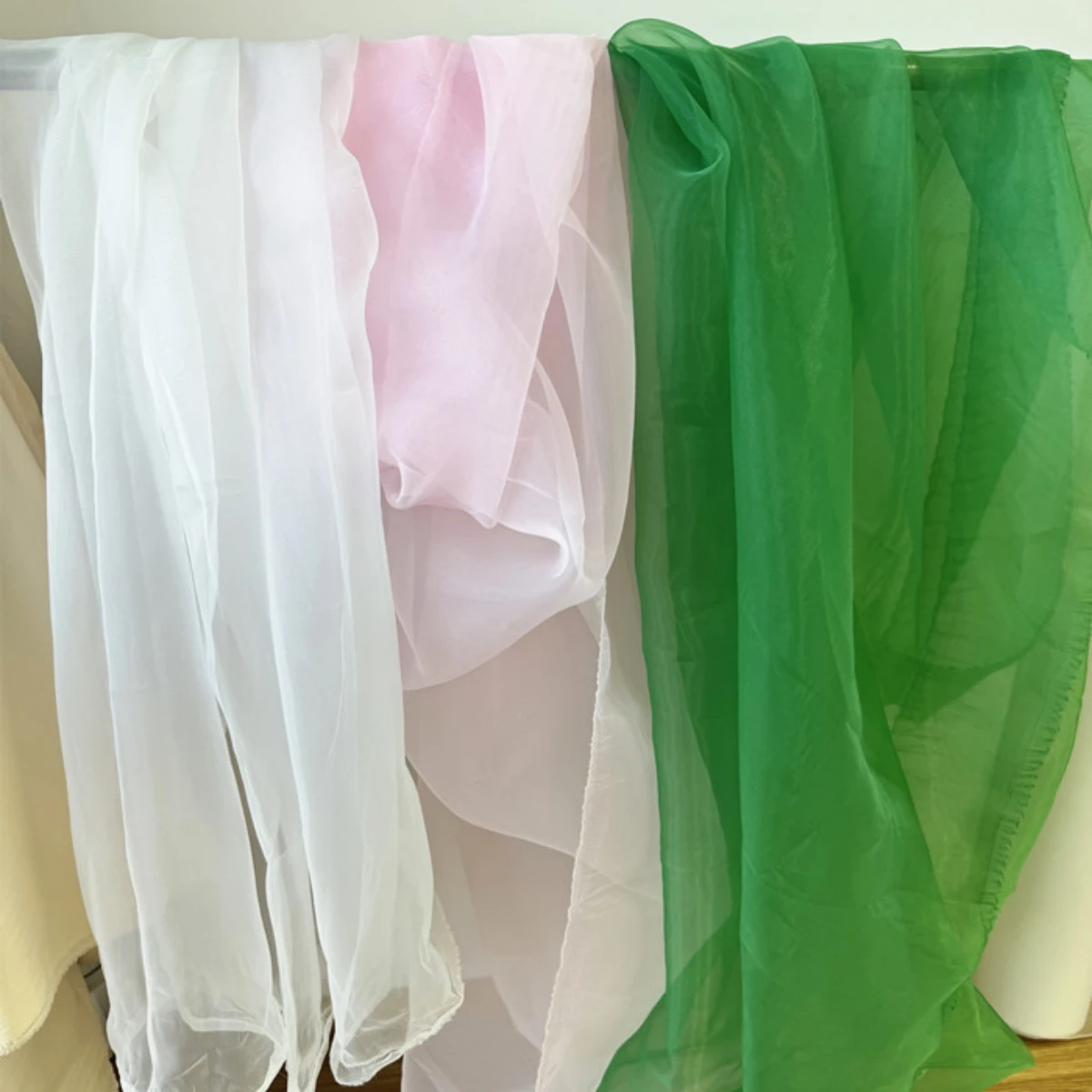 12 Colours Cheap organza fabric DIY 5M Wholesale background shooting props wedding dessert table decoration Gauze 1.5M Wide