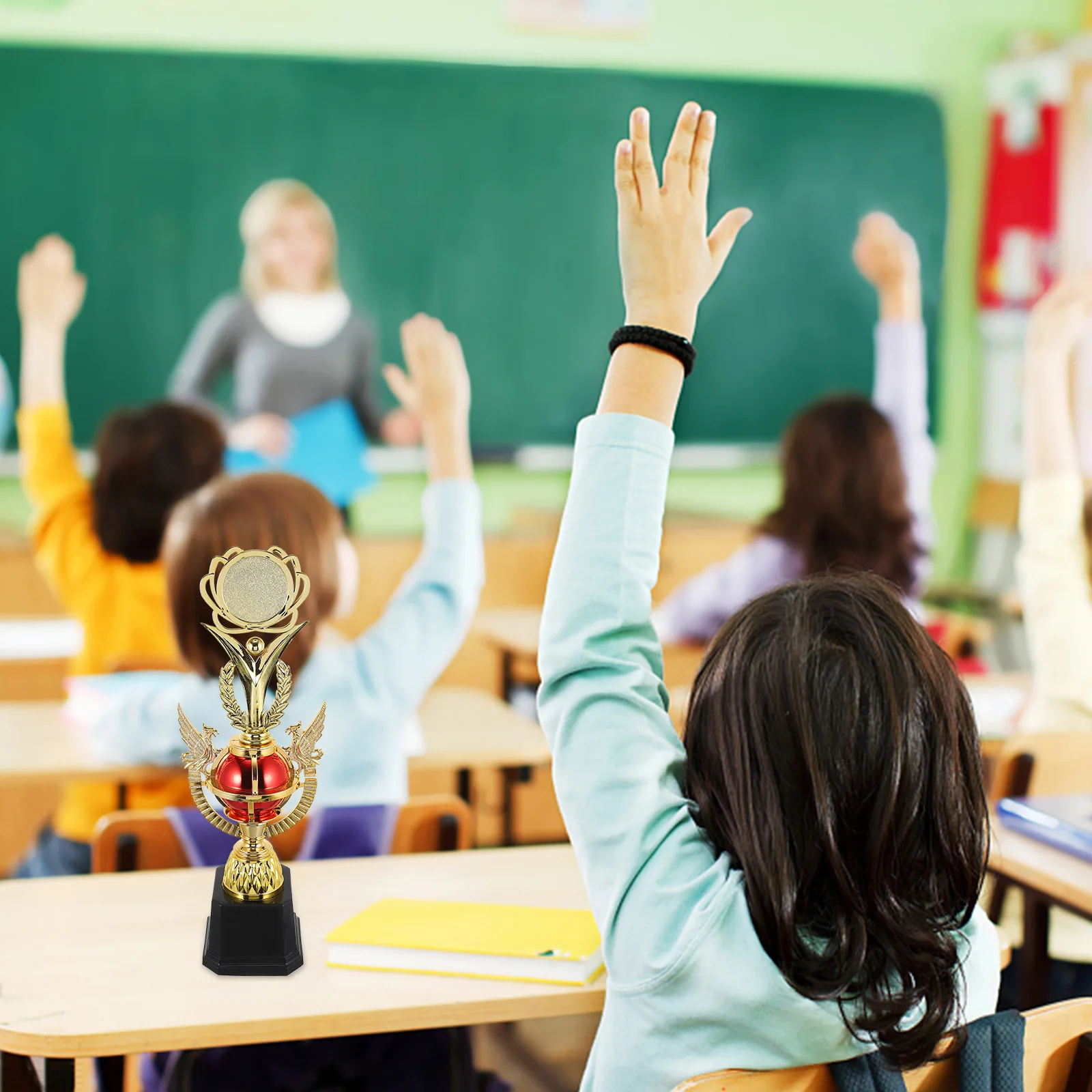 

1Pcs Kids Competition Reward Trophy Small Exquisite Beautiful Honor Encouraging Positive Outlook Classroom Prizes