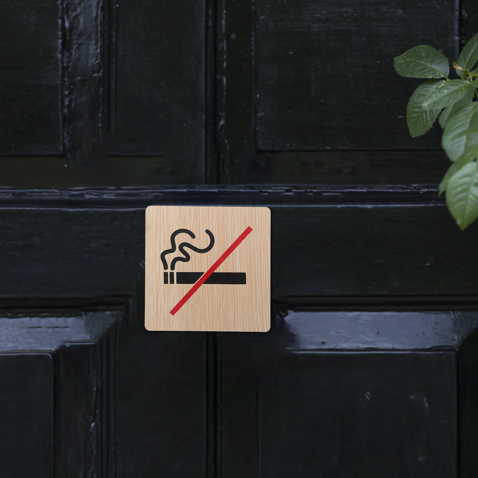 2 шт. наклейки с именными табличками, бирки для огнетушителя, знак для курения, плакат, сигнализация