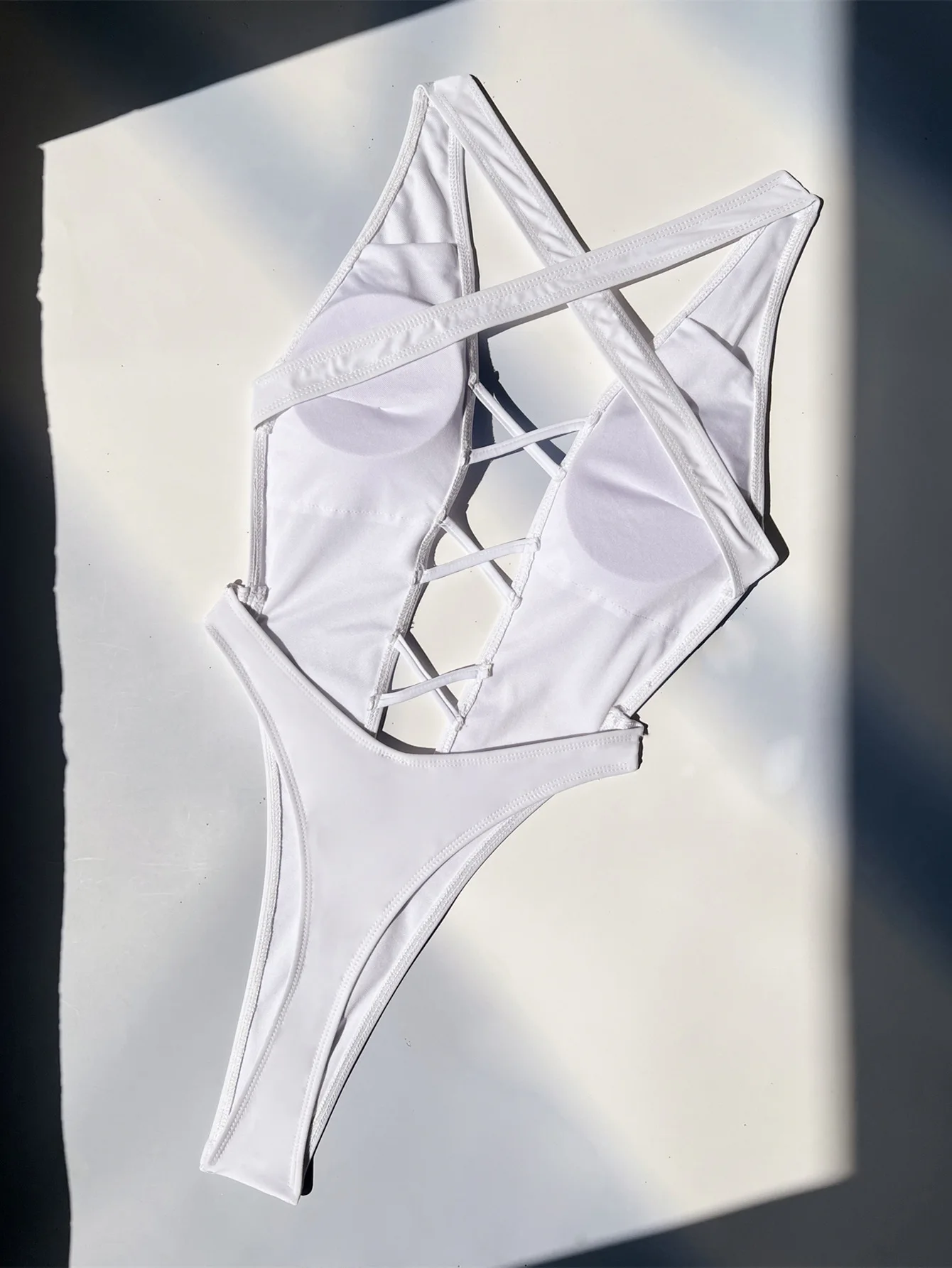 Sexy Criss Cross rücken freie hoch geschnittene weibliche Bade bekleidung einteilige Badeanzug Frauen extreme String Tanga Monokini Badeanzug Schwimm dame