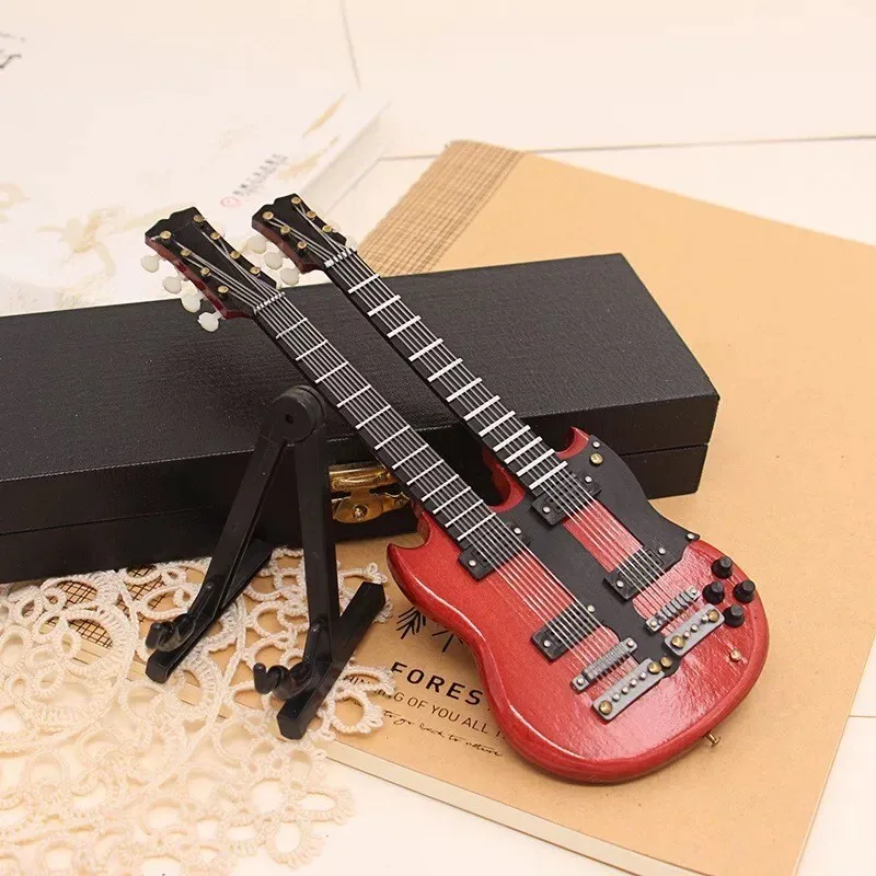 

1/6 масштабная красная электрогитара с двойным грифом, модель бас-гитары, металлическая рок-игрушка, подходит для 12-дюймовой куклы 18 см