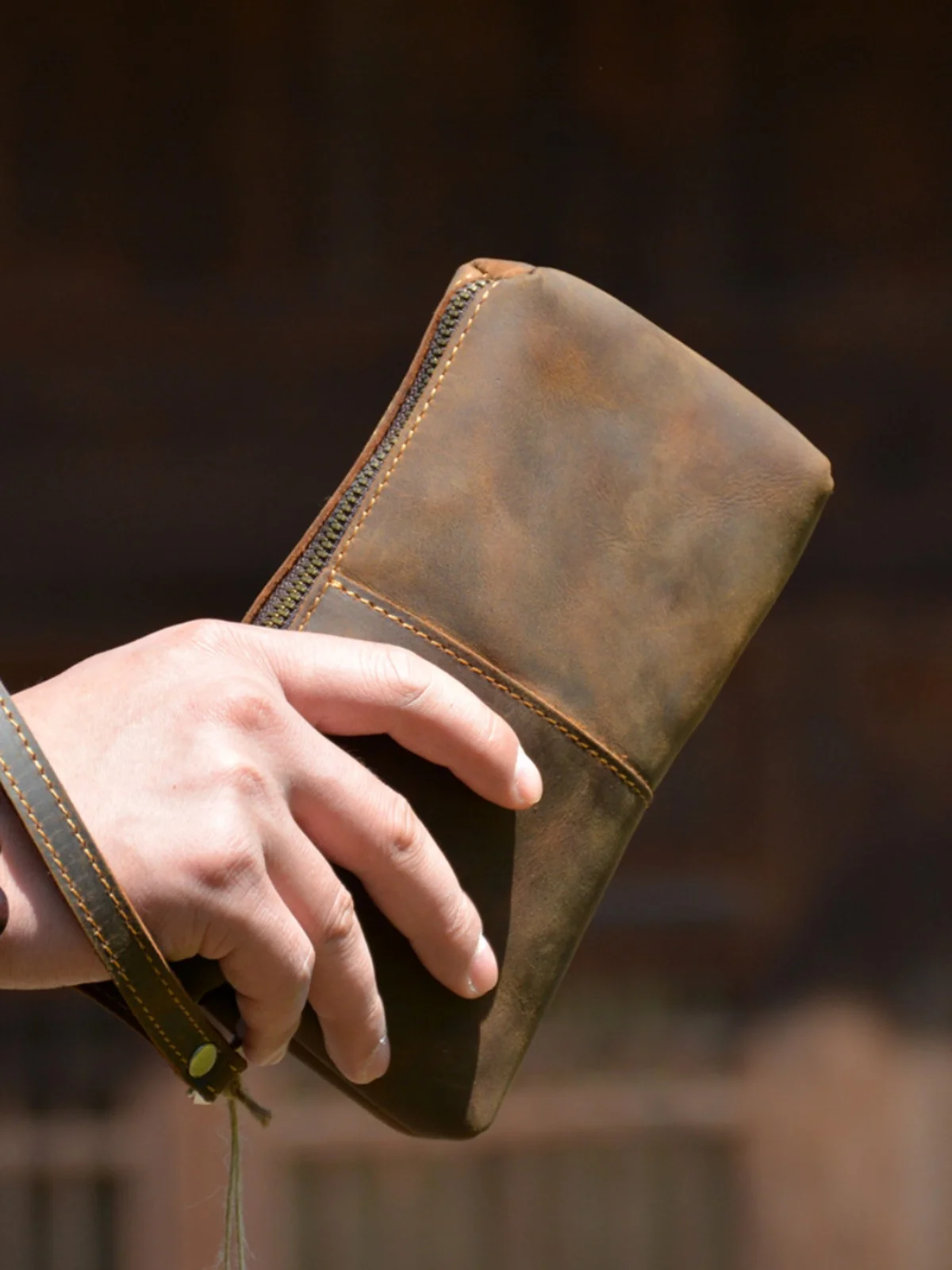 Vintage Long Men's Wallet Genuine Leather Handheld Bag Large Capacity Cowhide Simple Design Vertical Zipper Closure