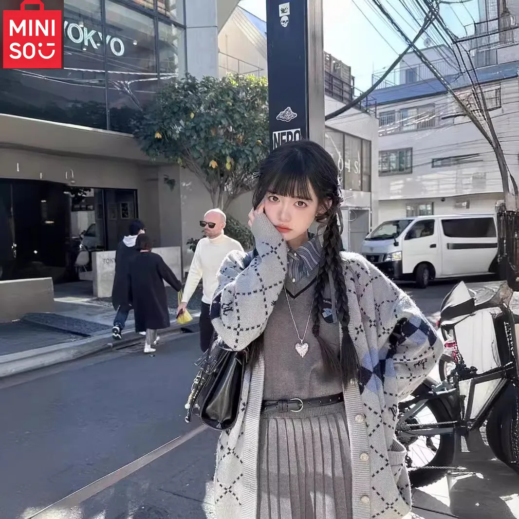 

MINISO diamond grid contrasting jacquard sweater cardigan jacket women's 2025 new product college style