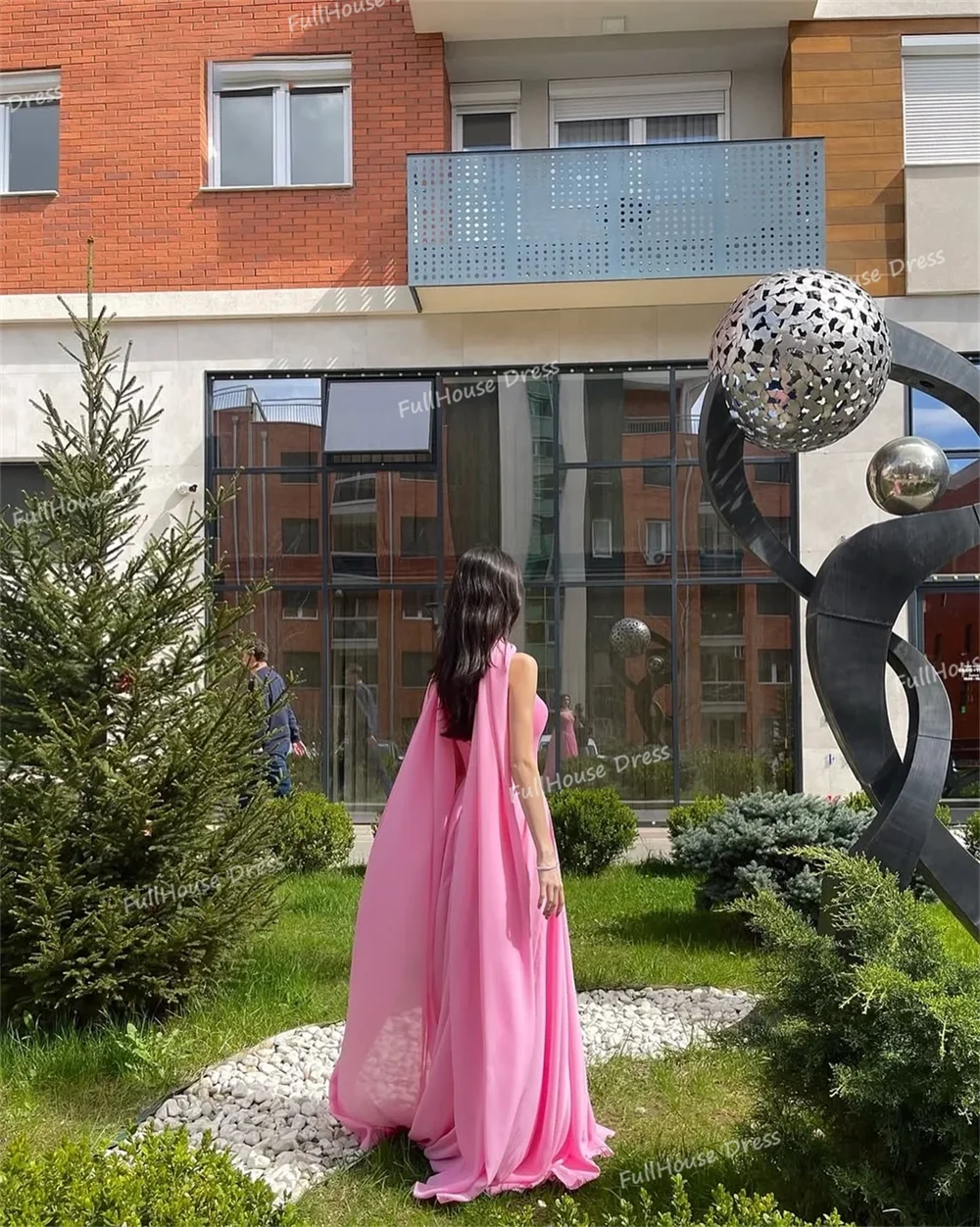 فستان سهرة شيفون بياقة على شكل قلب وردي مصنوع حسب الطلب على شكل حرف a شال بدون ظهر بطول الأرض مع سويب تراين