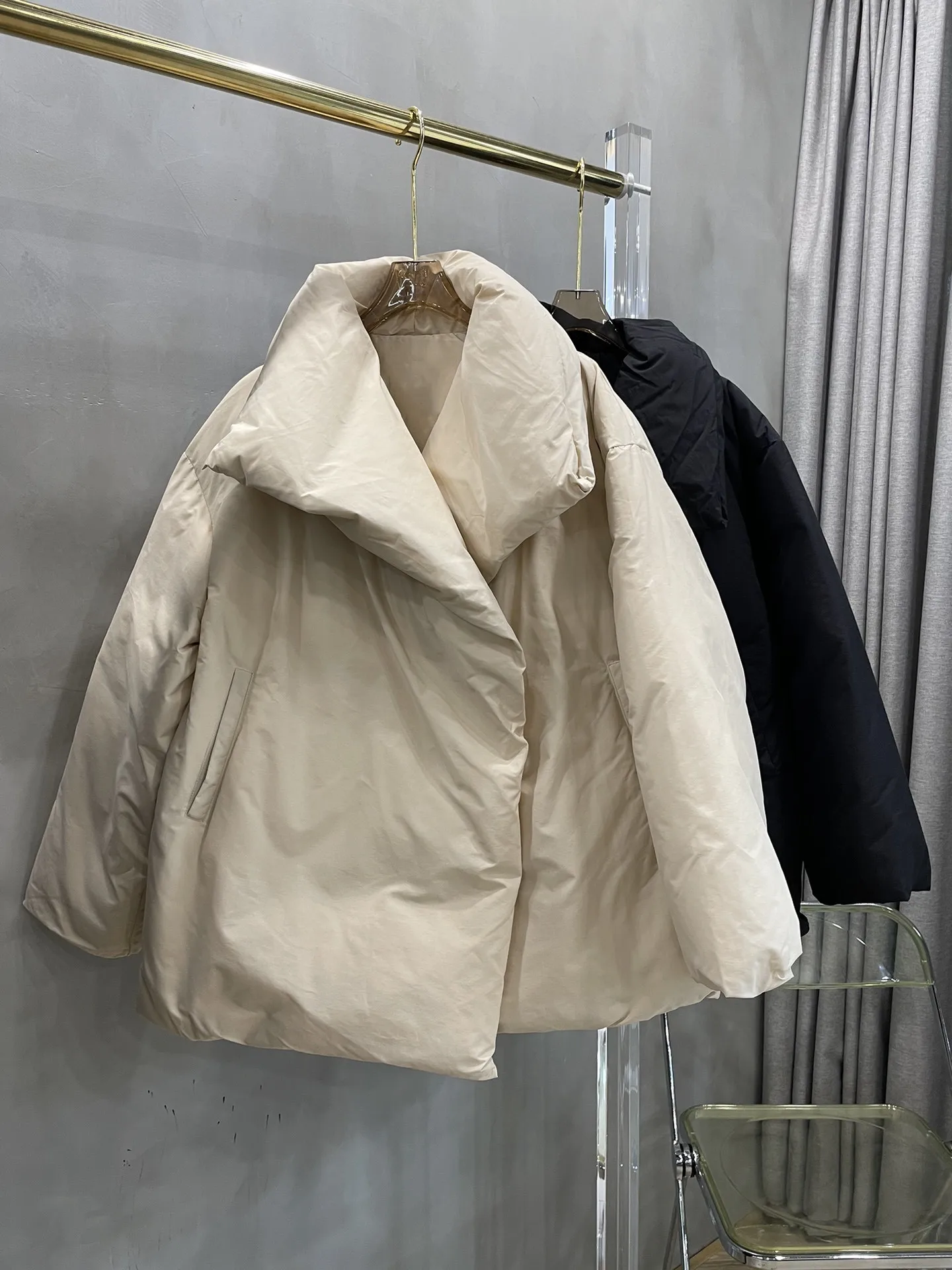 

2025 Women's Clothing Thin, soft and warm white goose down jacket Winter New 1104