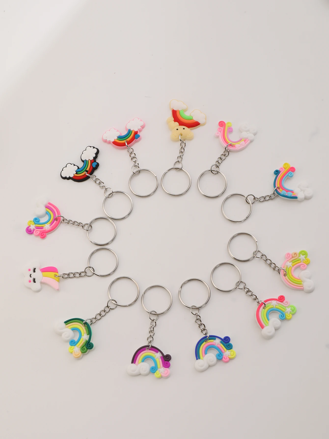 سلسلة مفاتيح كرتونية بألوان قوس قزح من السيليكون PVC ، سلسلة مفاتيح سحابية ، حقيبة محفظة ، سحر حقيبة ظهر ، مستلزمات حفلات أعياد الميلاد ، 12 *