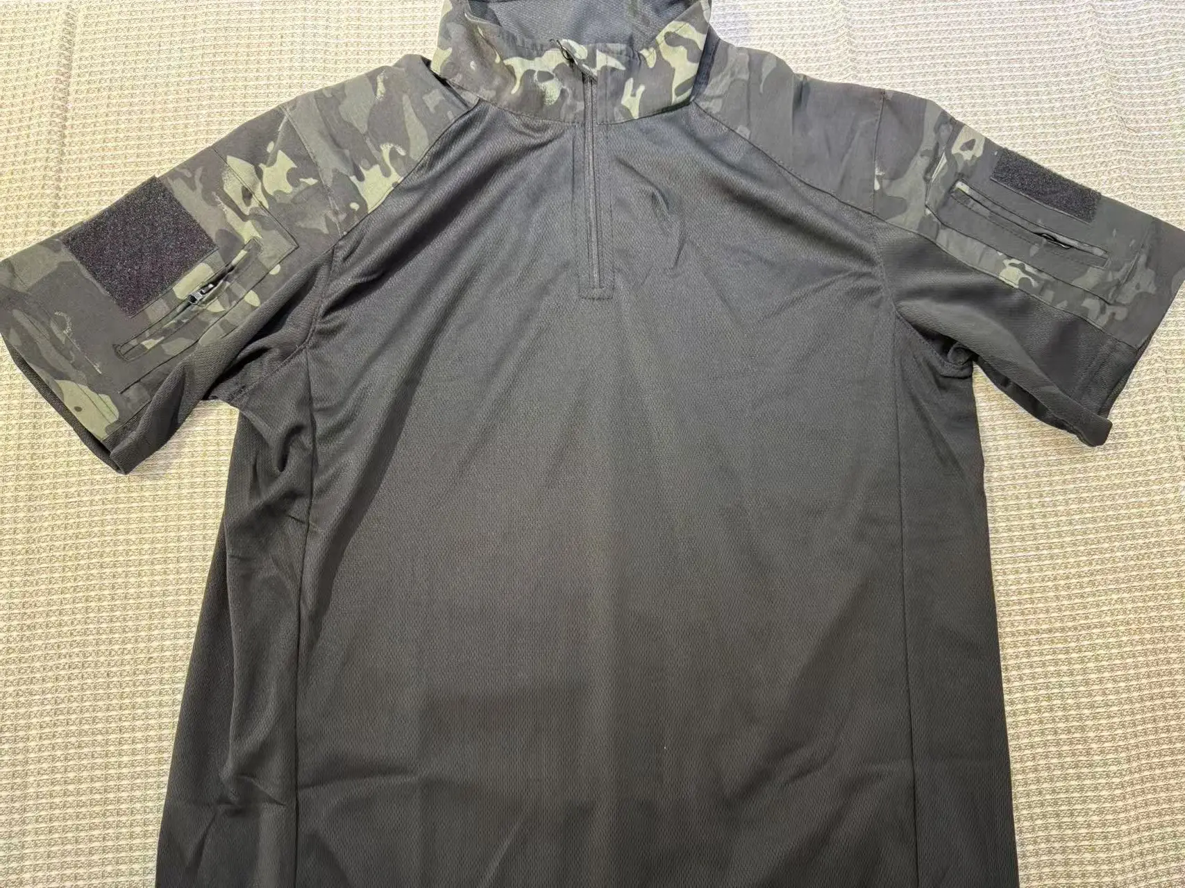 Taktisches Frosch-Shirt für Herren, kurzärmelig, UF, schnell trocknend, feuchtigkeitsableitend, T-Shirt für Outdoor-Militärtraining, Wandern – Detail 2