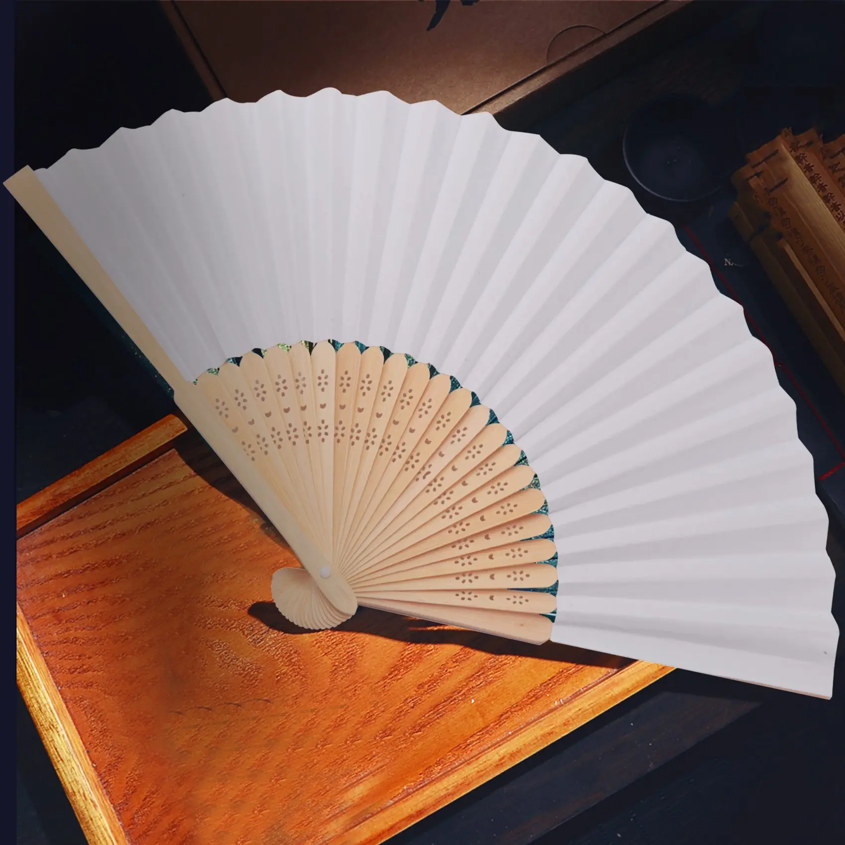 

50 pcs/lot White Folding Elegant Paper Hand Fan Wedding Party Favors 21cm(white) HOT