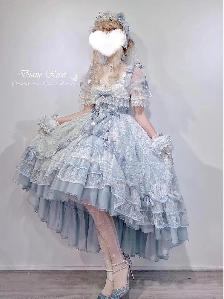 Abito da sposa blu per spettacoli di laurea, cerimonia per il giorno degli studenti