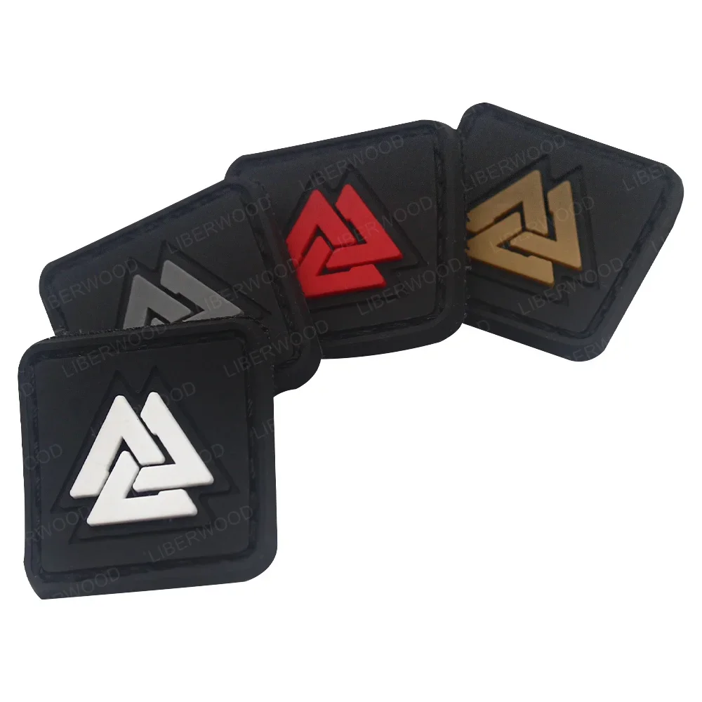 بوصلة فايكنغ التكتيكية الصغيرة بقع المطاط البلاستيكية في أودين نحن نثق شارة فالهالا تقبل شعار قرصان واحد يزين رقعة بخطاف