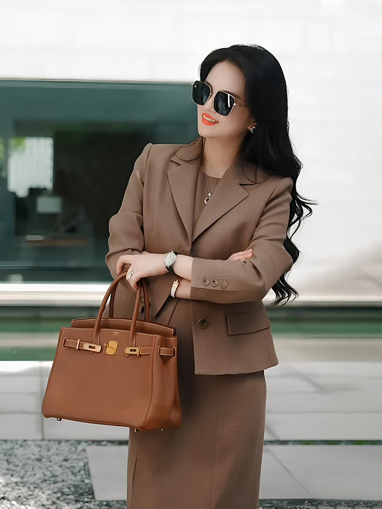 

Комплект повседневной одежды класса люкс для женщин, весна-осень 2026, новинка: жилет и брюки, комплект из двух предметов, полиэстер, длинный рукав, на пуговицах...