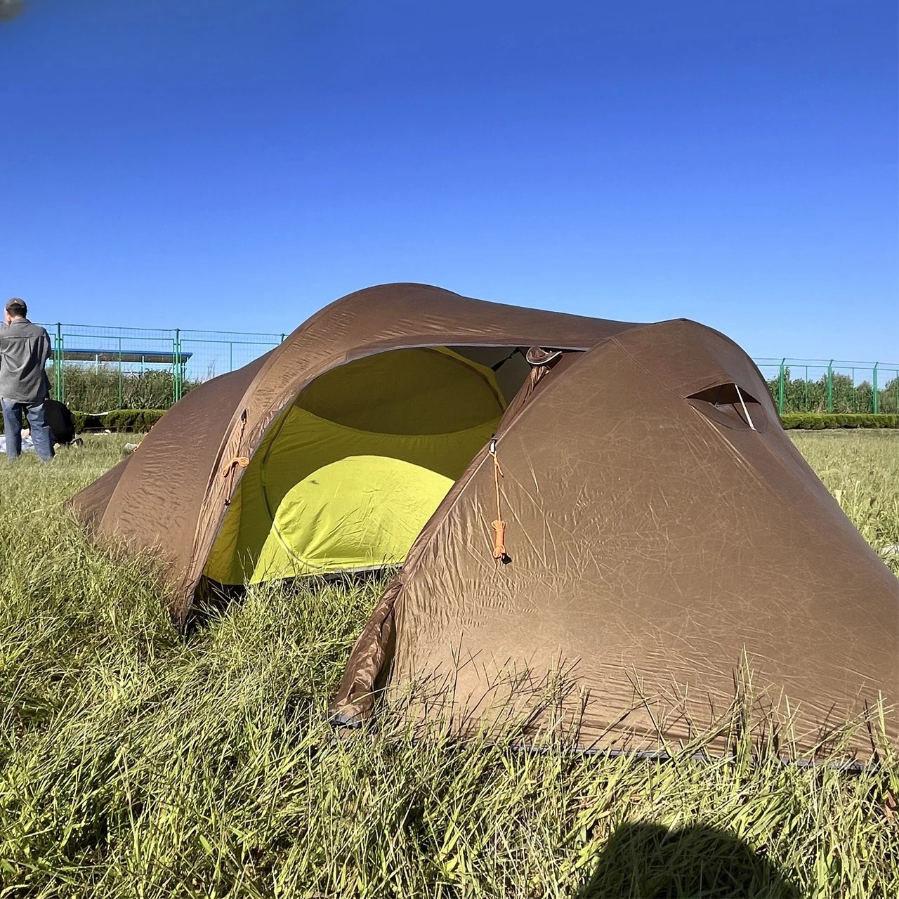 High Quality 1.8kg 4 Seasons 2 Person Trekking Tent Backpack Aluminum Pole 15d Nylon Portable Lightweight Tunnel Tent