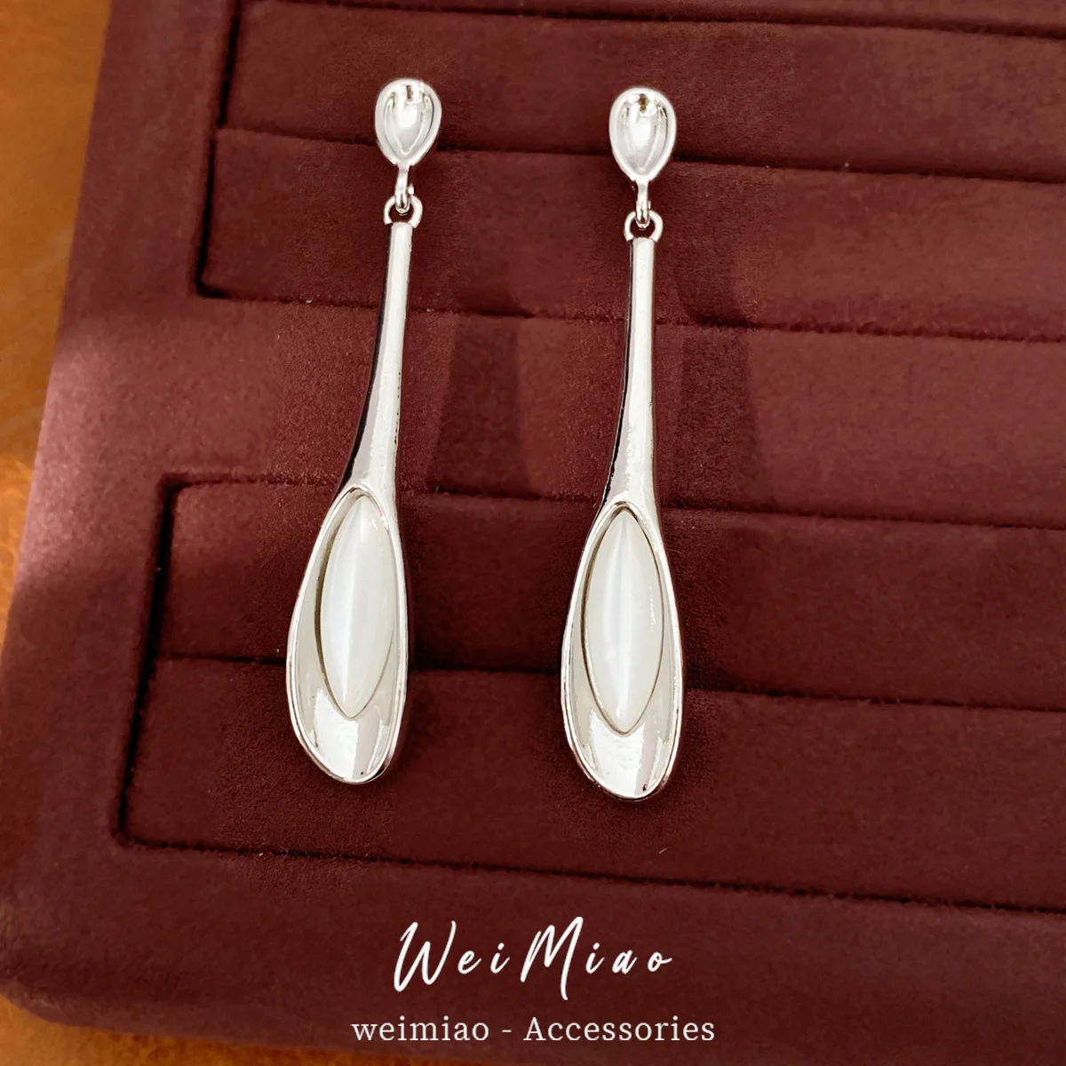 Elegant Long Teardrop Dangle Earrings Smooth Glossy Liquid Metal Water Drop Charm Post Earrings Modern Simple Jewelry Minimalist