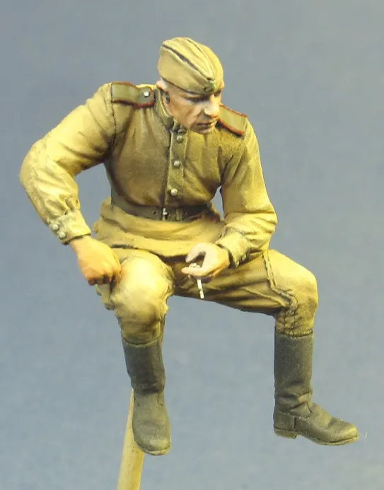 1/35 Die Cast Resin Drawing Model Assembly Kit Soviet Red Army Driver \