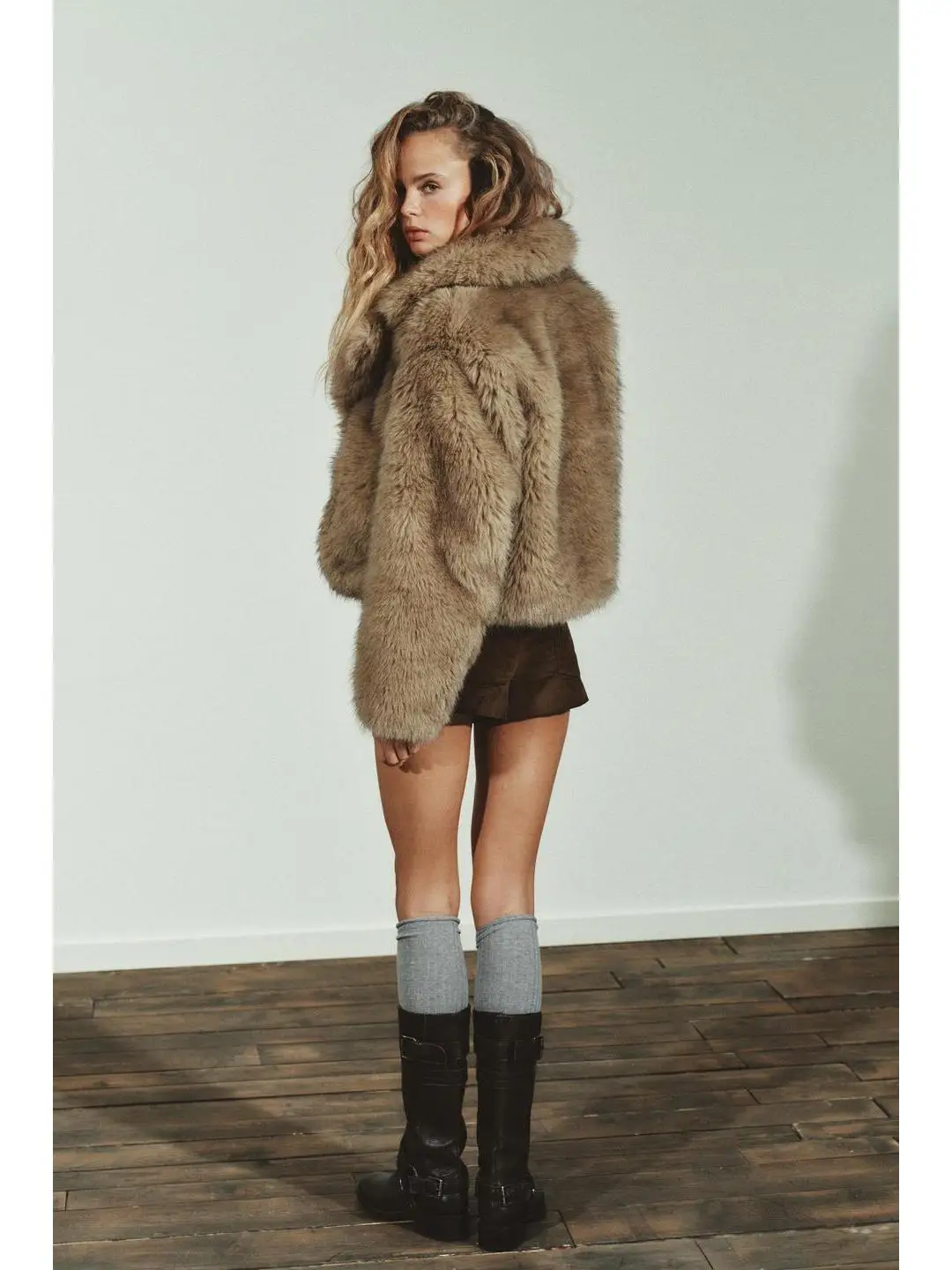 เสื้อโค้ทขนสัตว์เทียมแฟชั่น คอตั้ง แขนยาว สไตล์ลำลอง สำหรับผู้หญิง ใส่ได้ทั้งฤดูใบไม้ร่วงและฤดูหนาว