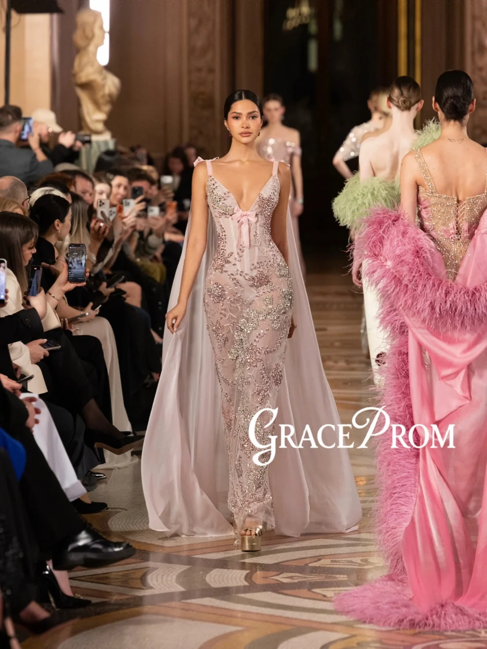 

New Pink Dazzling Crystal Evening Dress Gorgeous Vneck Thin Straps Wedding Party Gown Customized Illusion Long Red Carpet Gowns